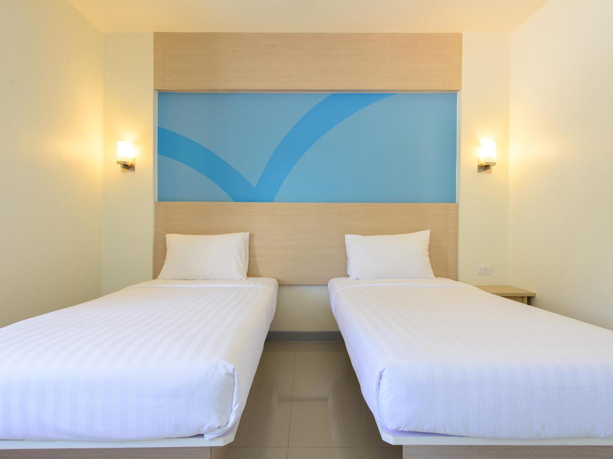 Standard Twin Room - Photo 9