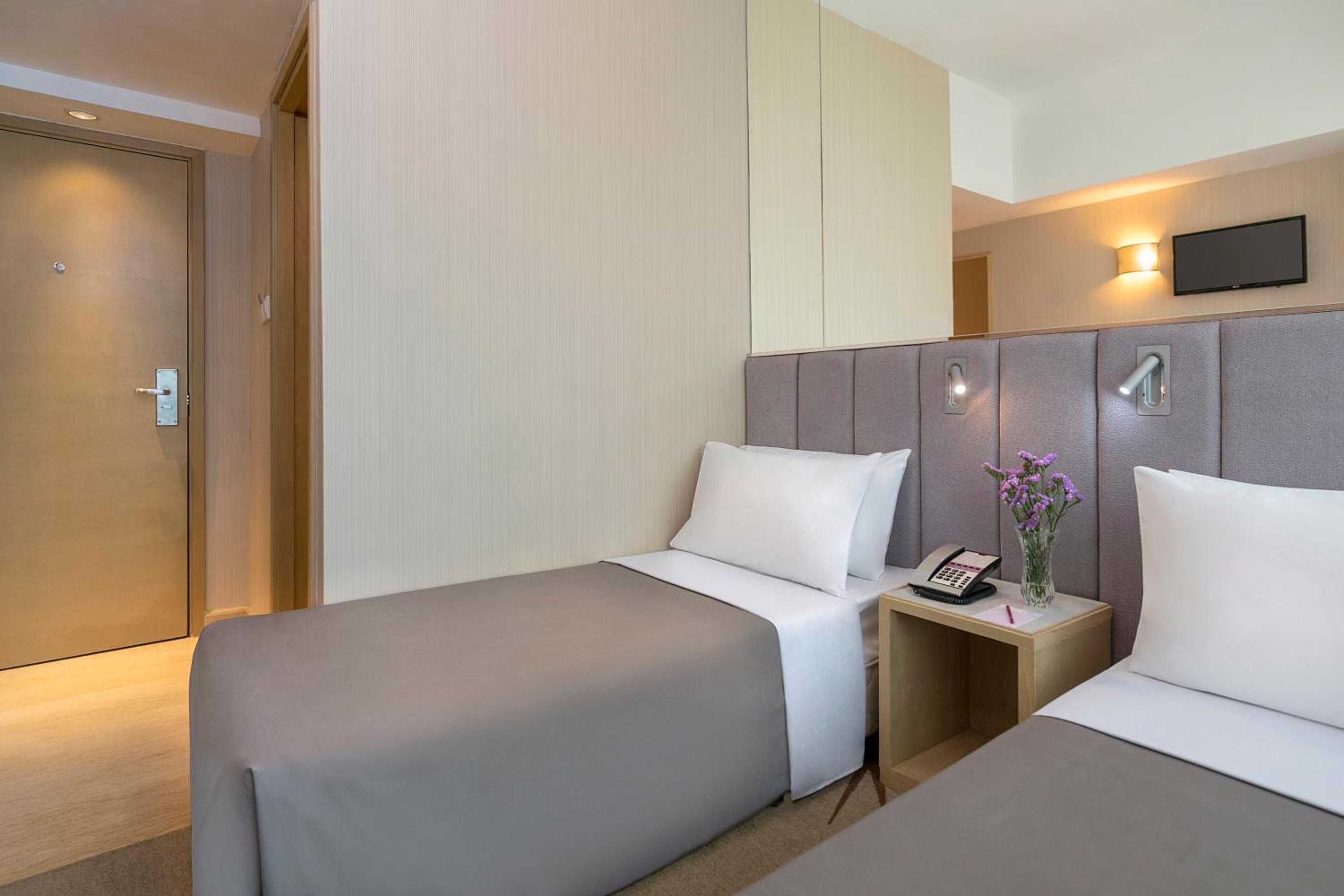 Standard Double or Twin Room photo 3
