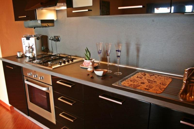 Deluxe Suite with Balcony - Photo 6