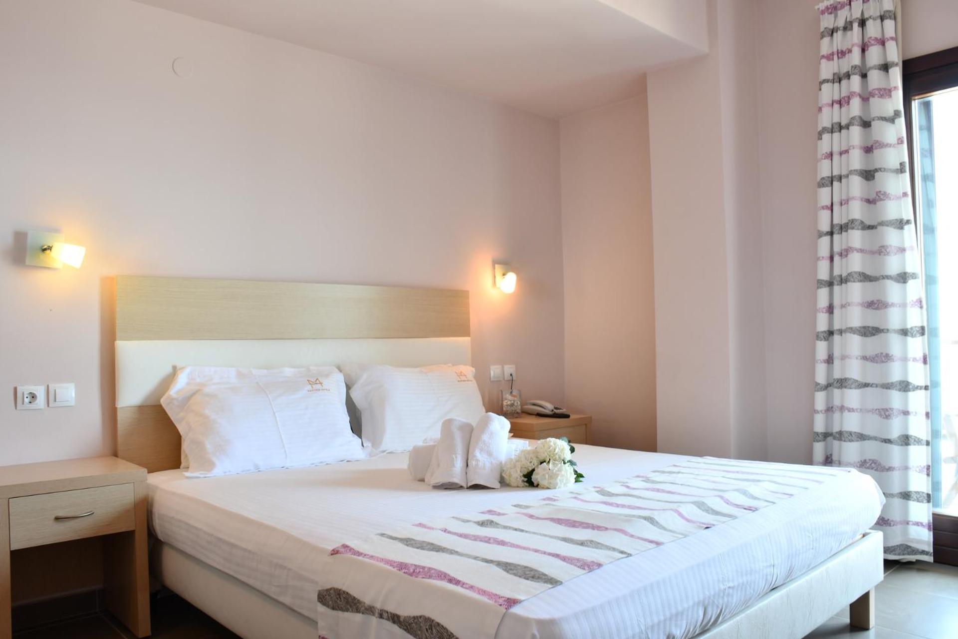 Double or Twin Room with Sea View photo 1