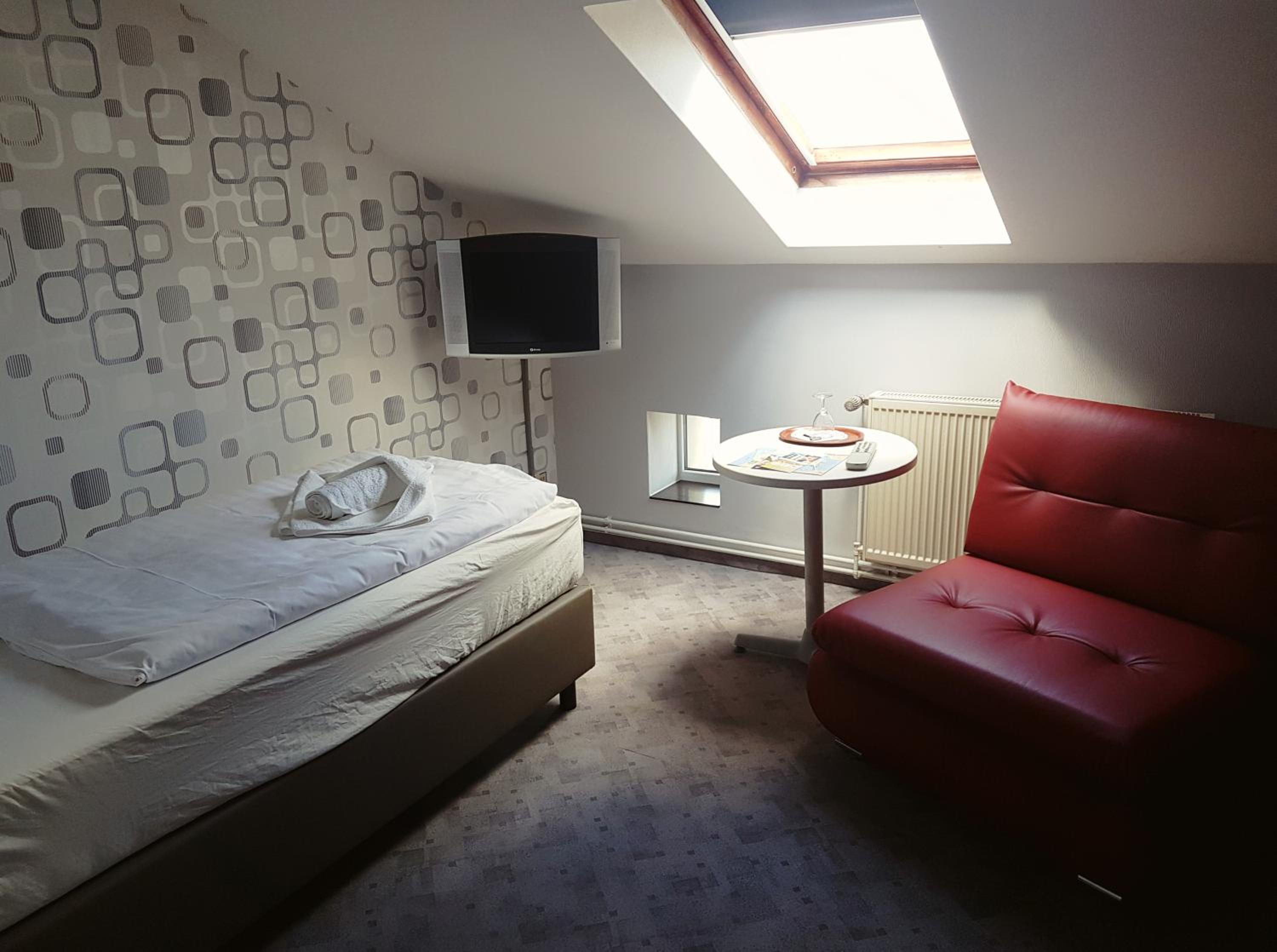 Single Room photo 3