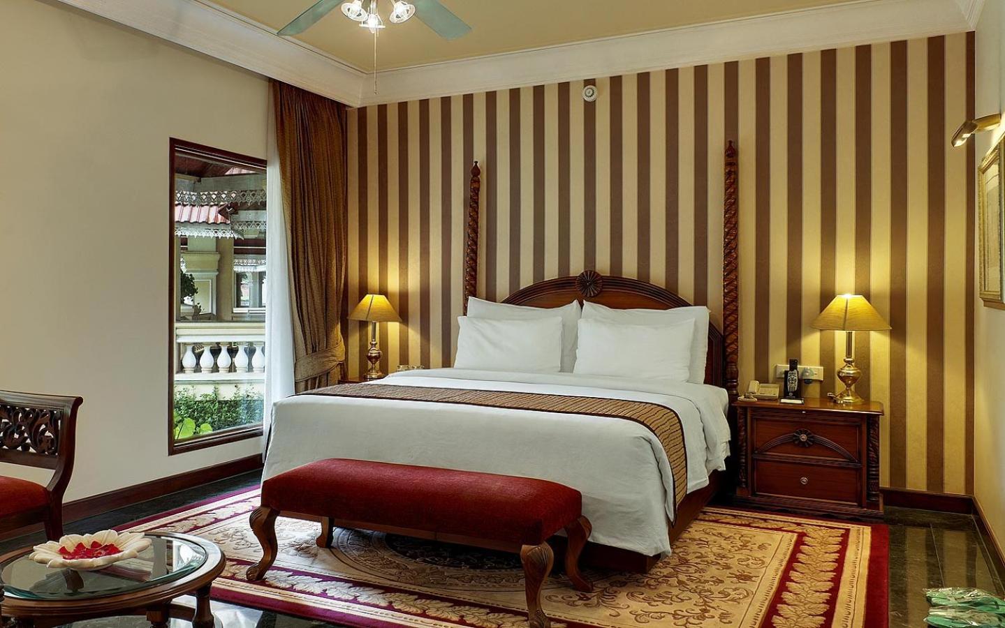 Executive Cottage Lagoon Facing King  - 10% Discount on Foods & Soft Beverages* | 15% Discounts on Laundry Services* | INR 500 spa credit during your stay on selective Massage services. TnC Apply.* | Free Mini-bar - 2 cans of soft Beverages (Once on Arriv - Photo 3