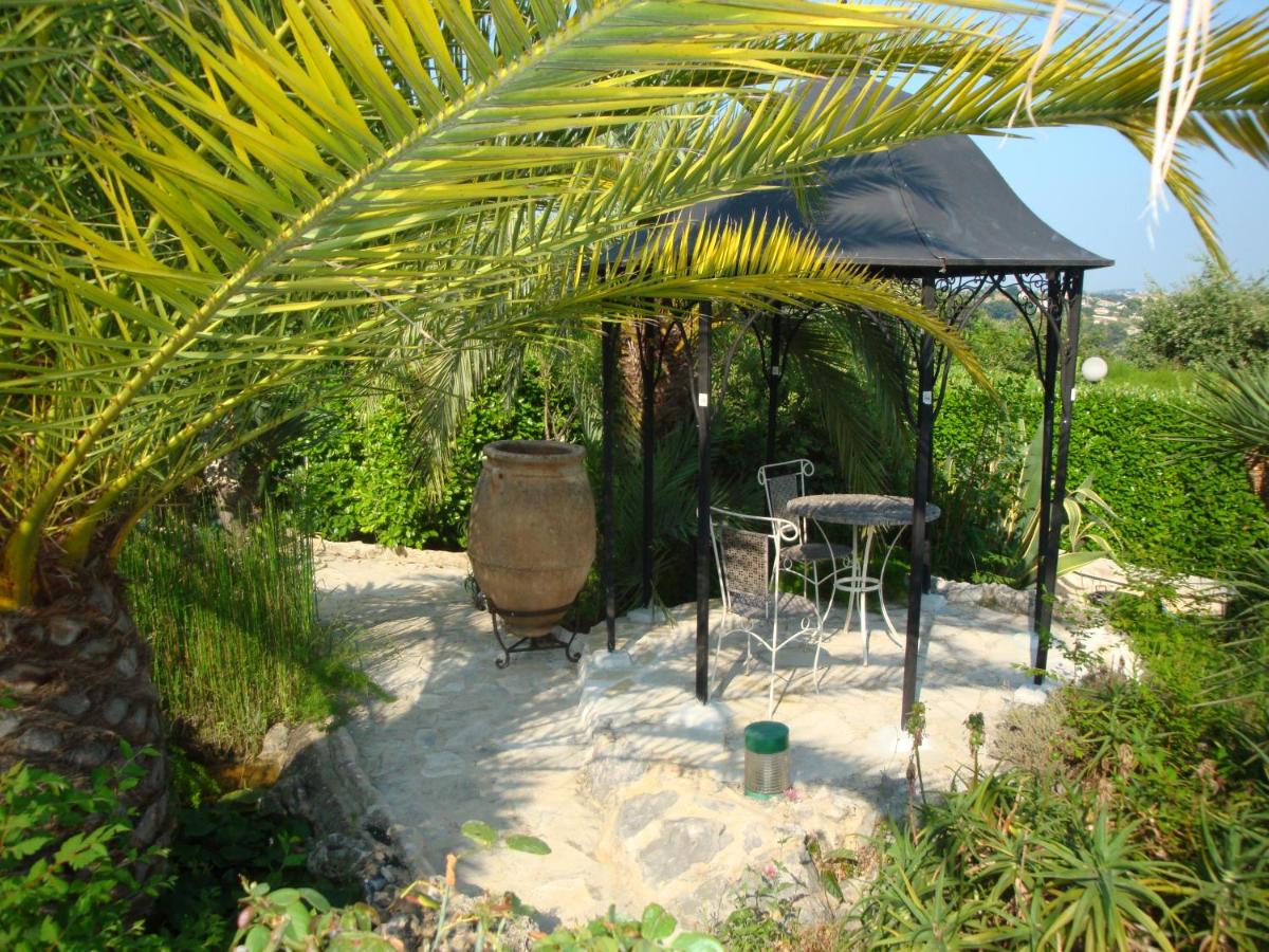 King Room with Garden View photo 2