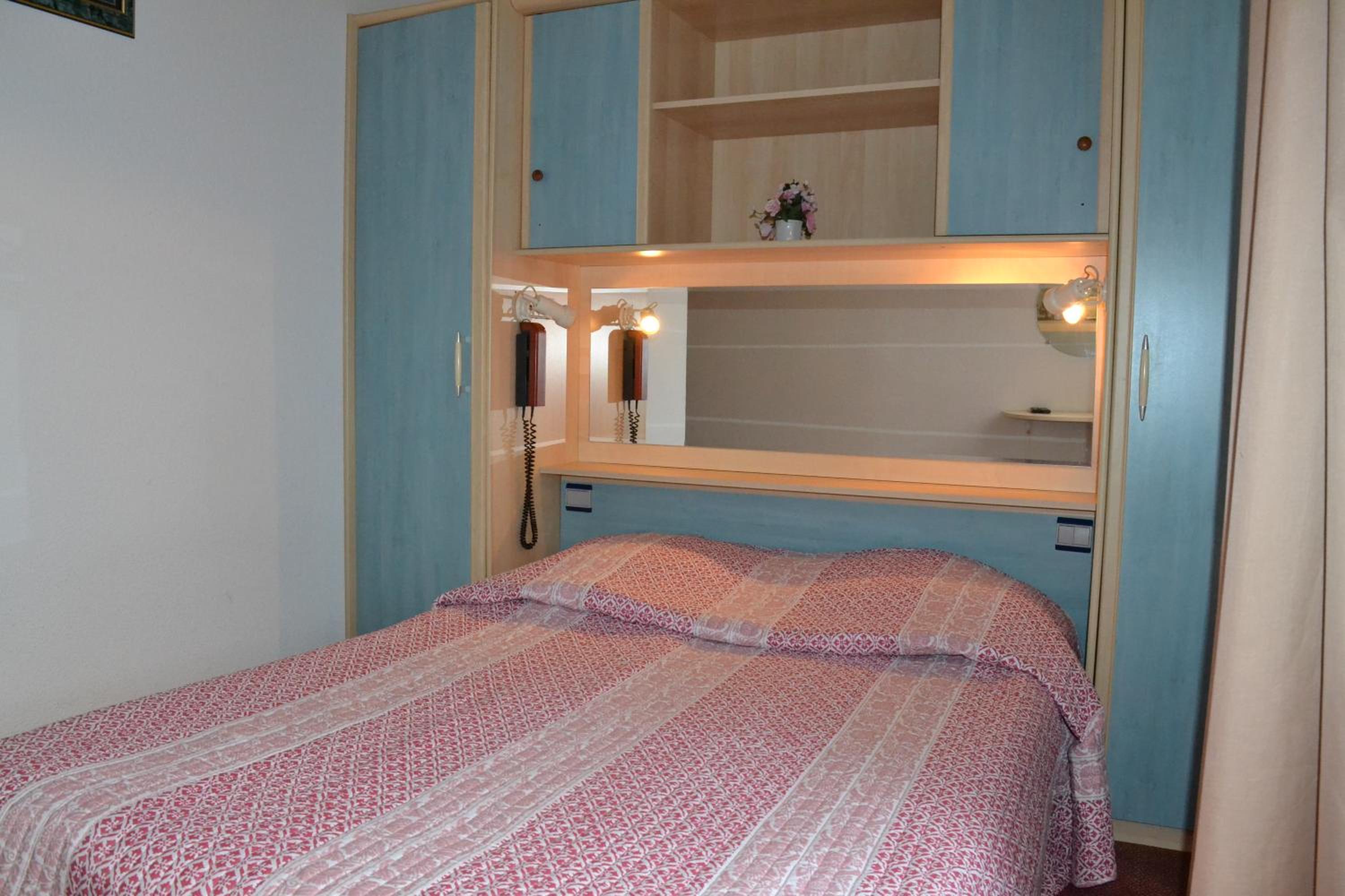 Standard Double Room photo 3