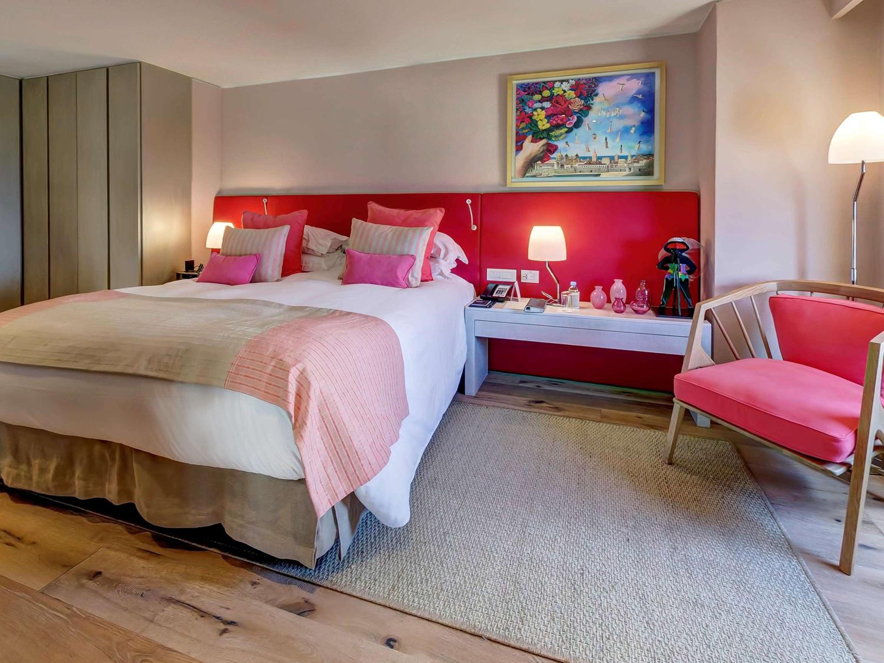 Grau King Suite with Terrace and Sea View