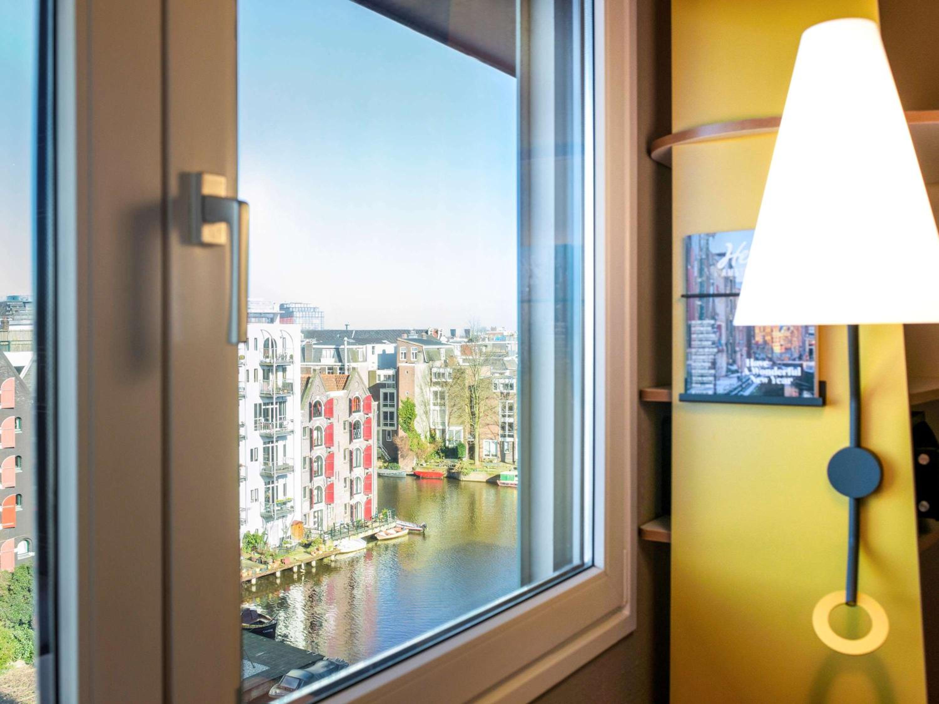 Premium Room with Canal View and Double Bed thumbnail 6