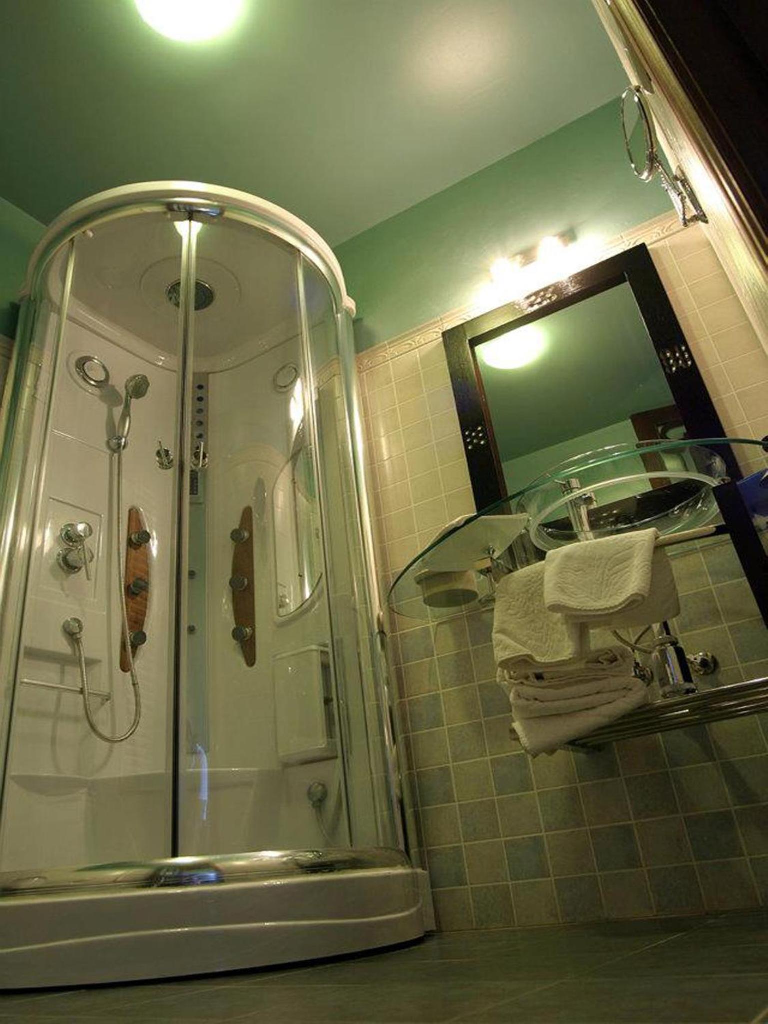 Double or Twin Room - Photo 12