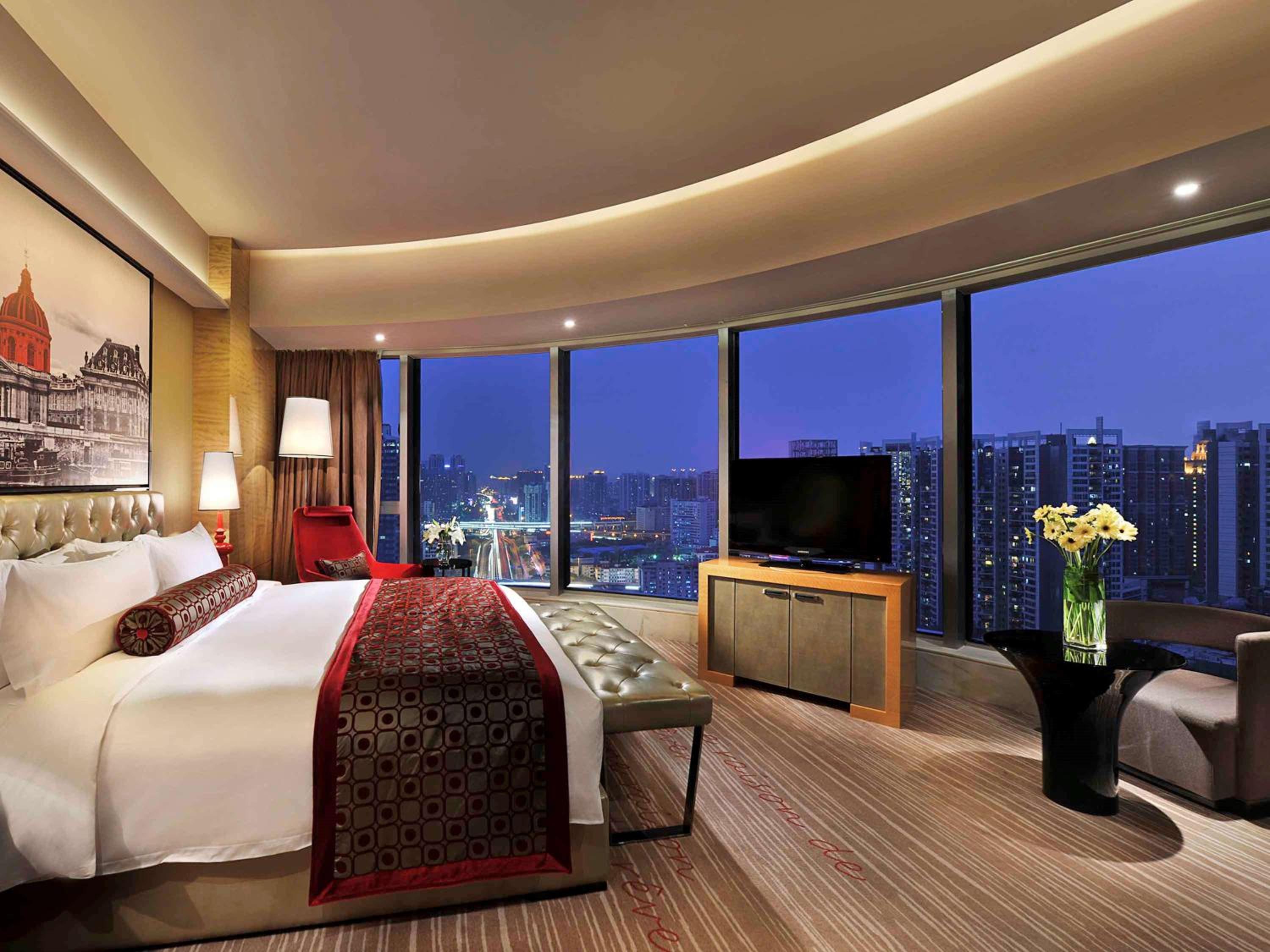 Luxury King Room - Photo 4