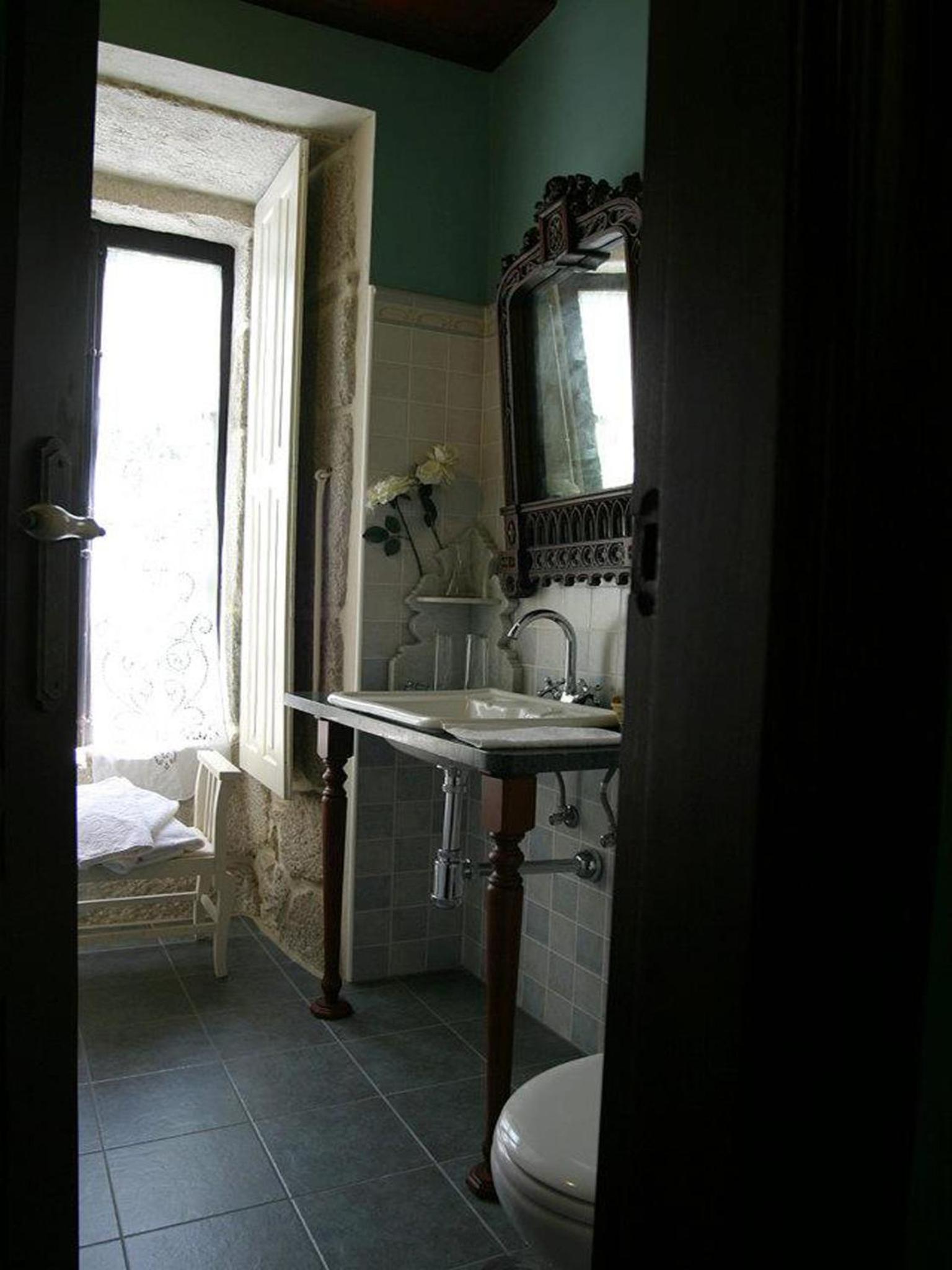 Suite - Photo 13