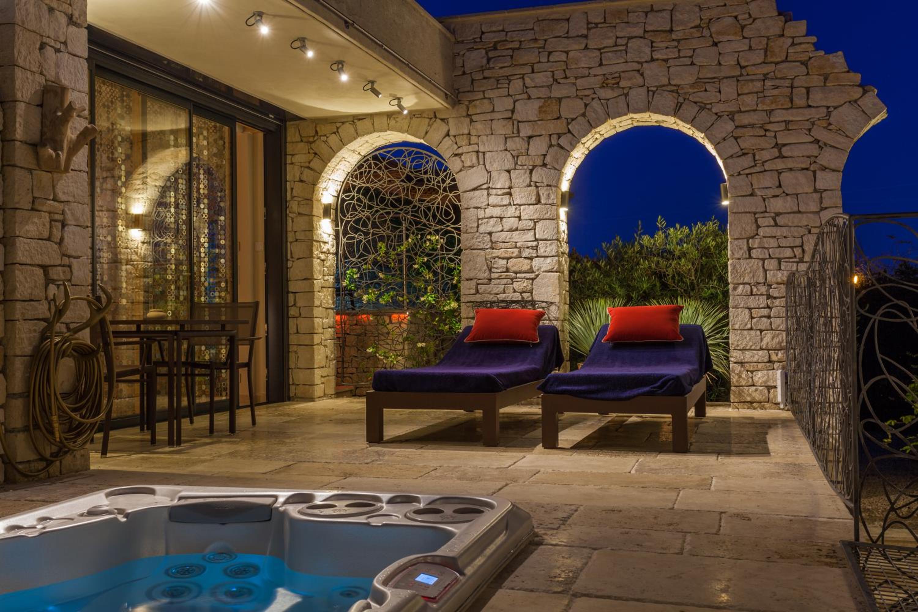 King Room with Spa Bath photo 3