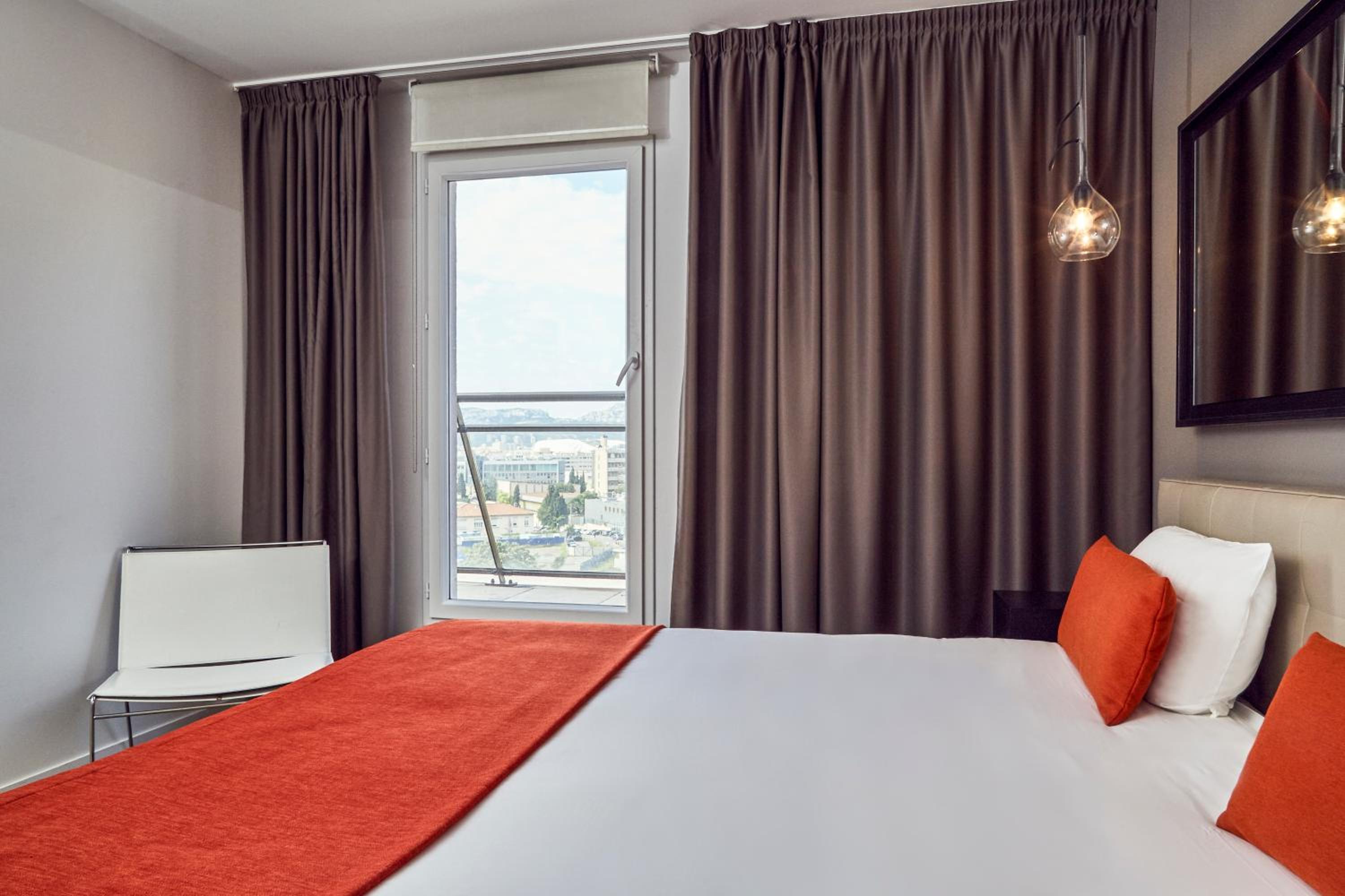 One-Bedroom Apartment With Balcony photo 2