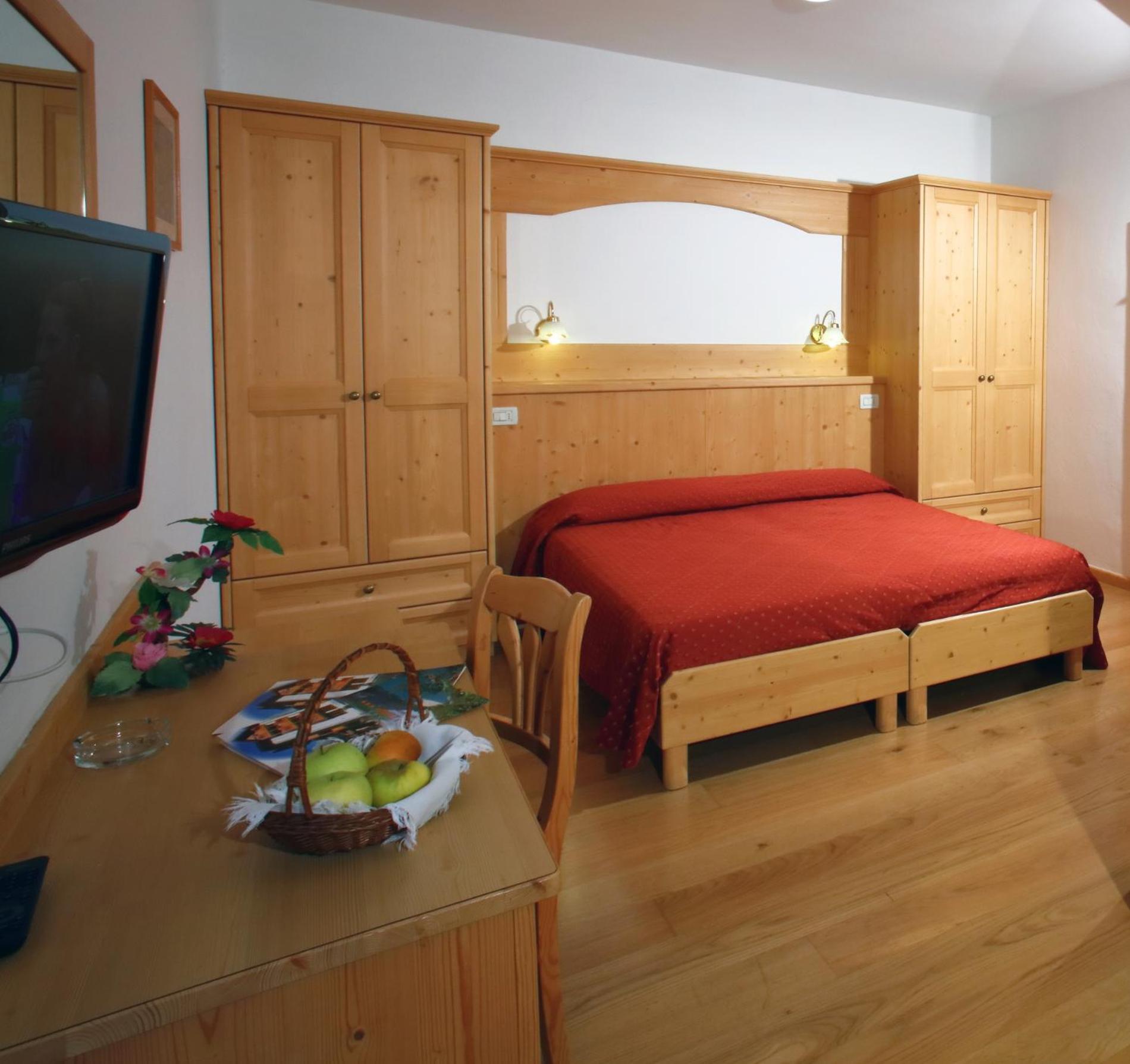 Economy Quadruple Room photo 2