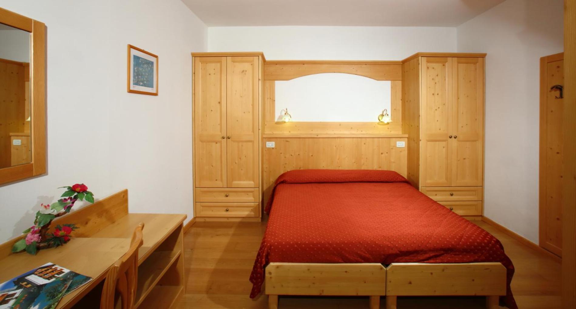 Economy Quadruple Room photo 3