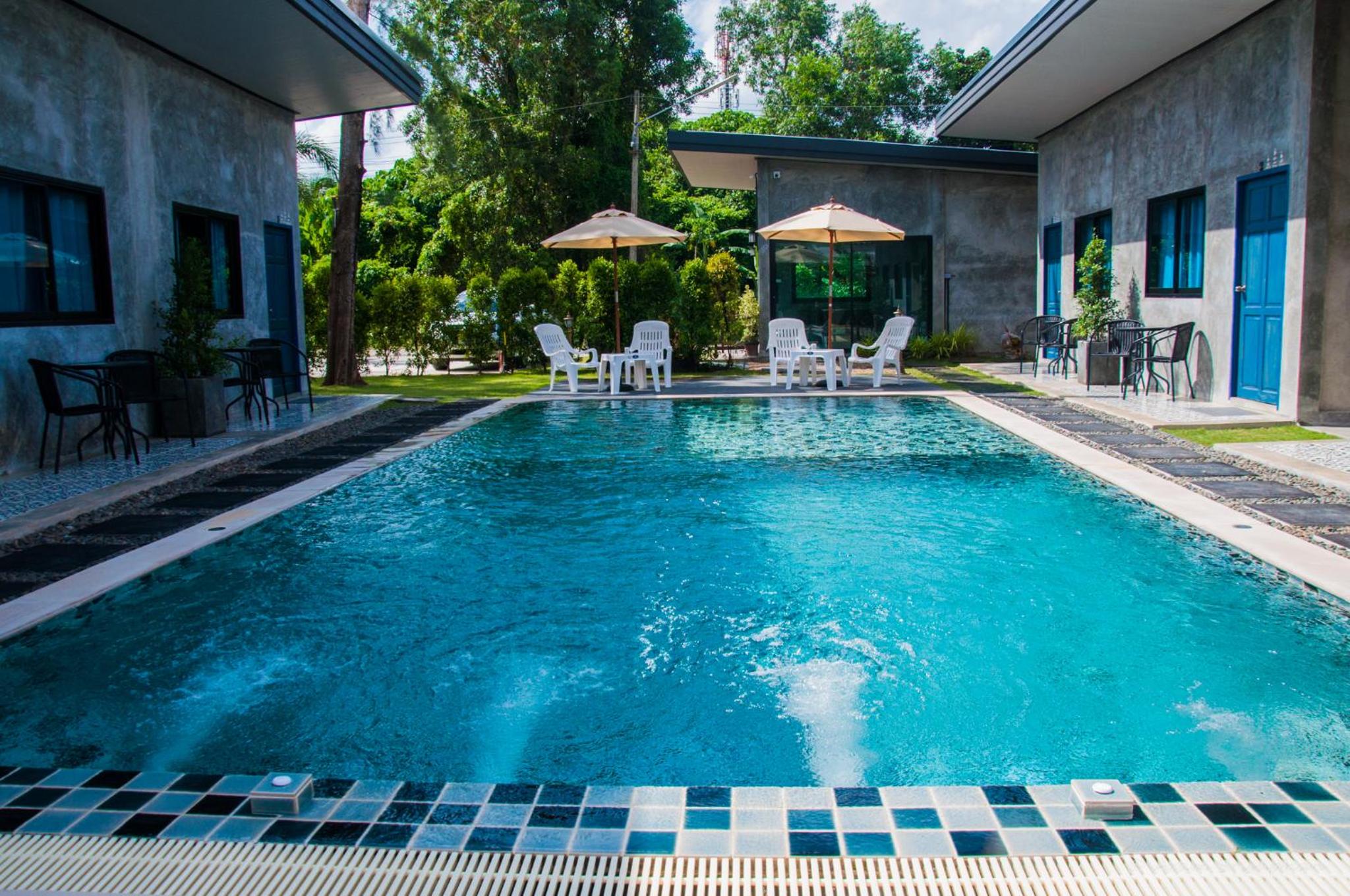 King Room with Pool View - Photo 43