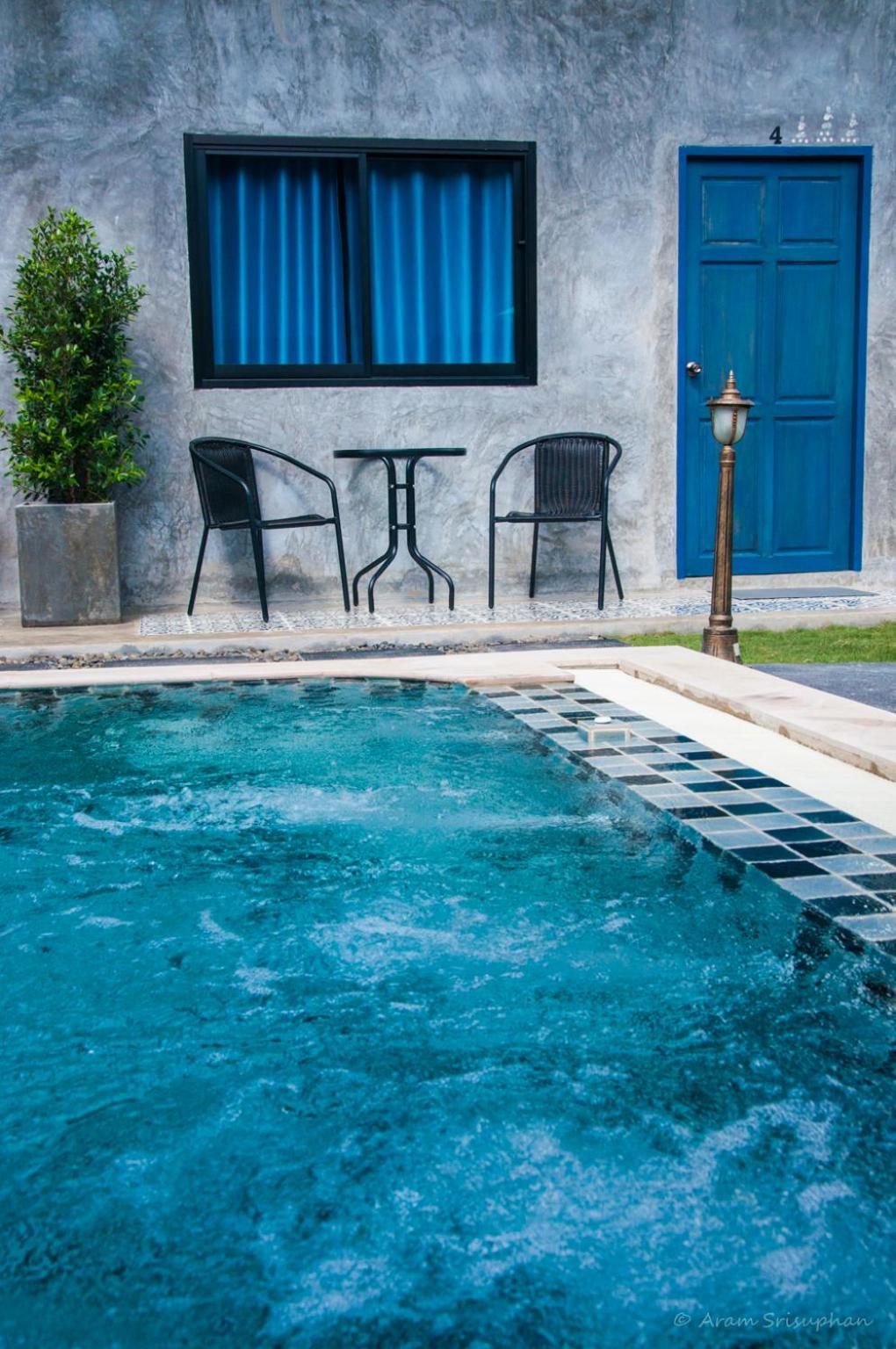 King Room with Pool View - Photo 2