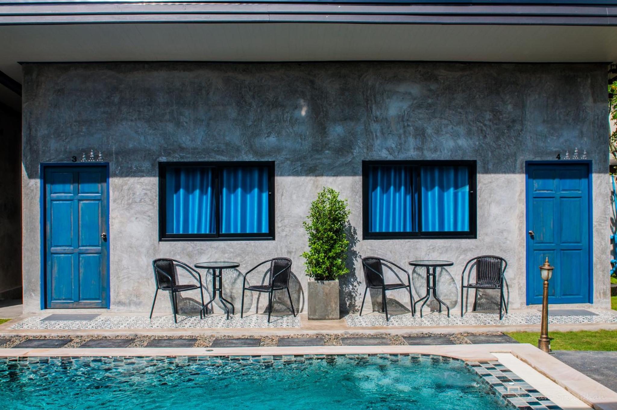 King Room with Pool View - Photo 5