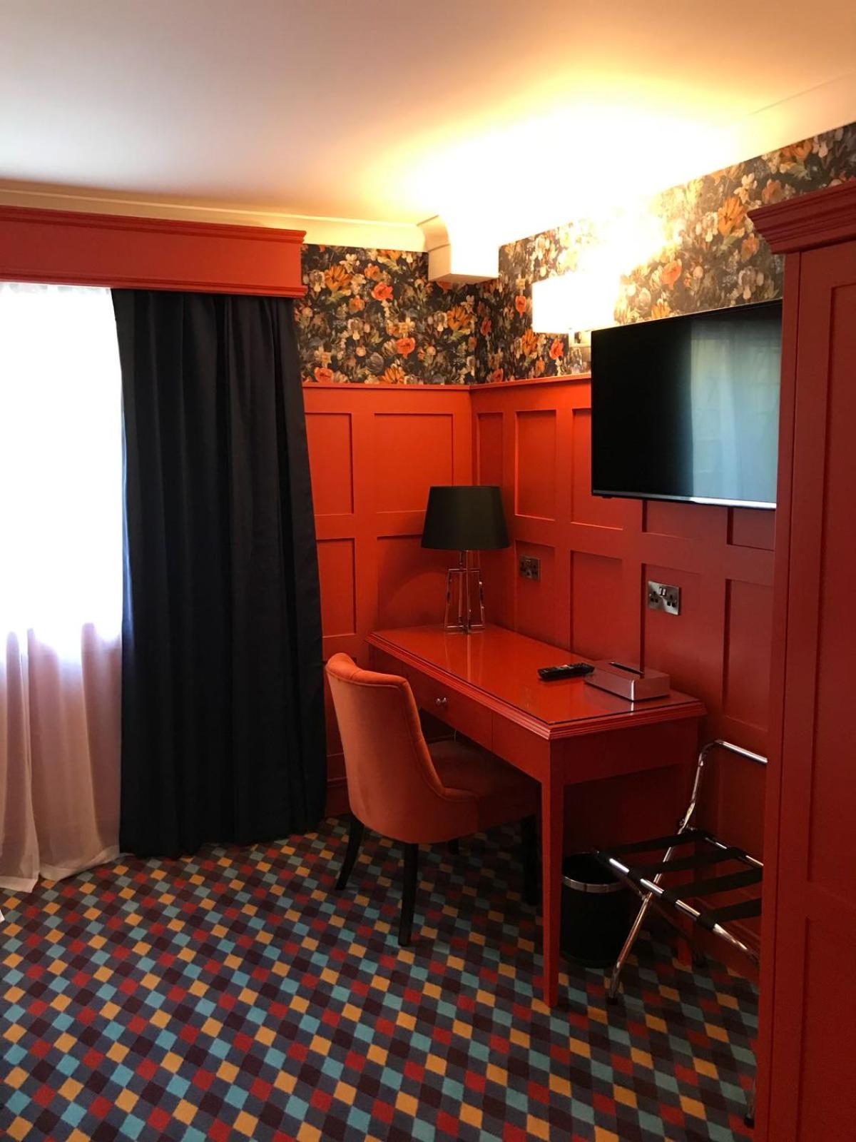 Deluxe King Room - Photo 12
