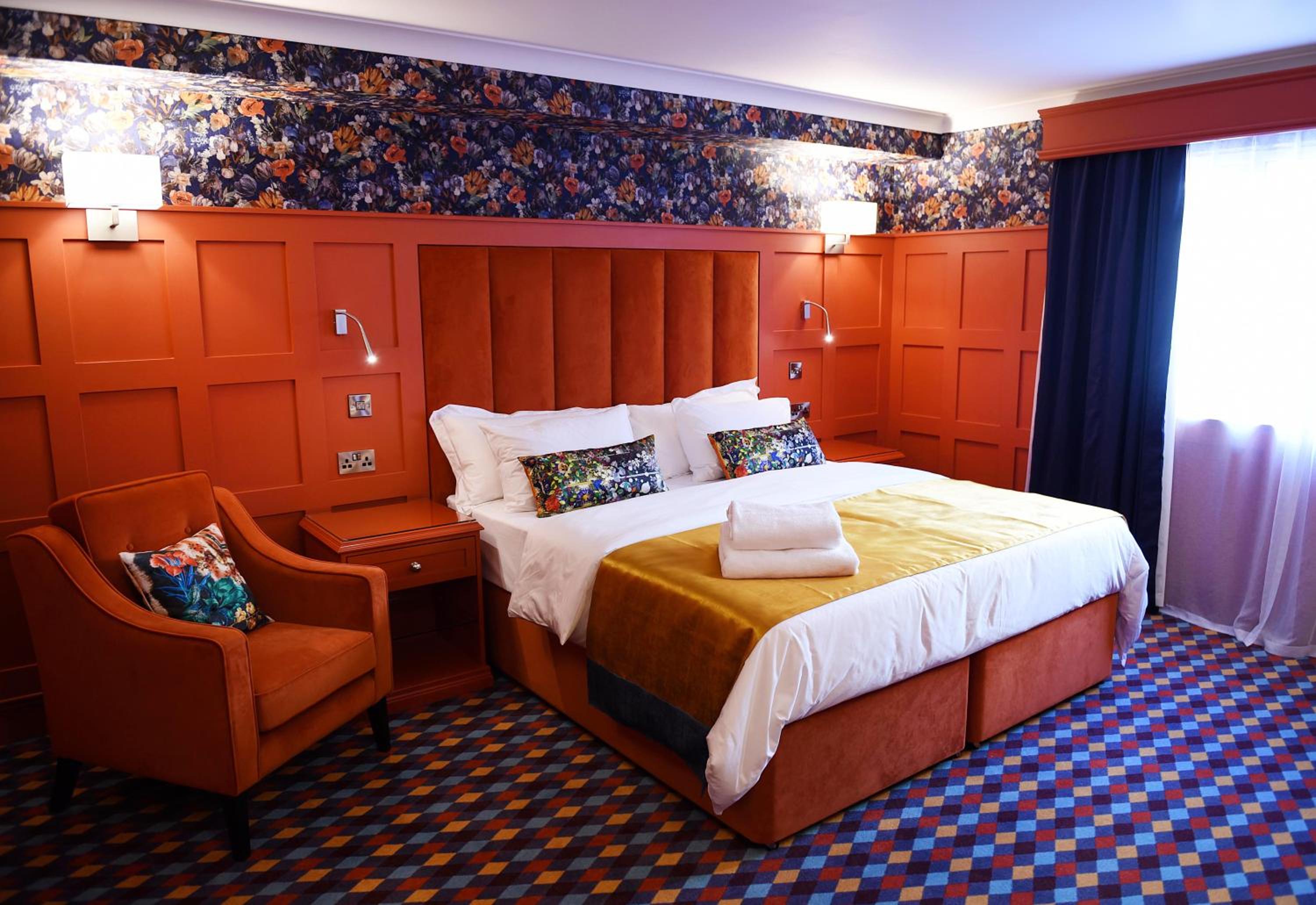 Deluxe King Room - Photo 1
