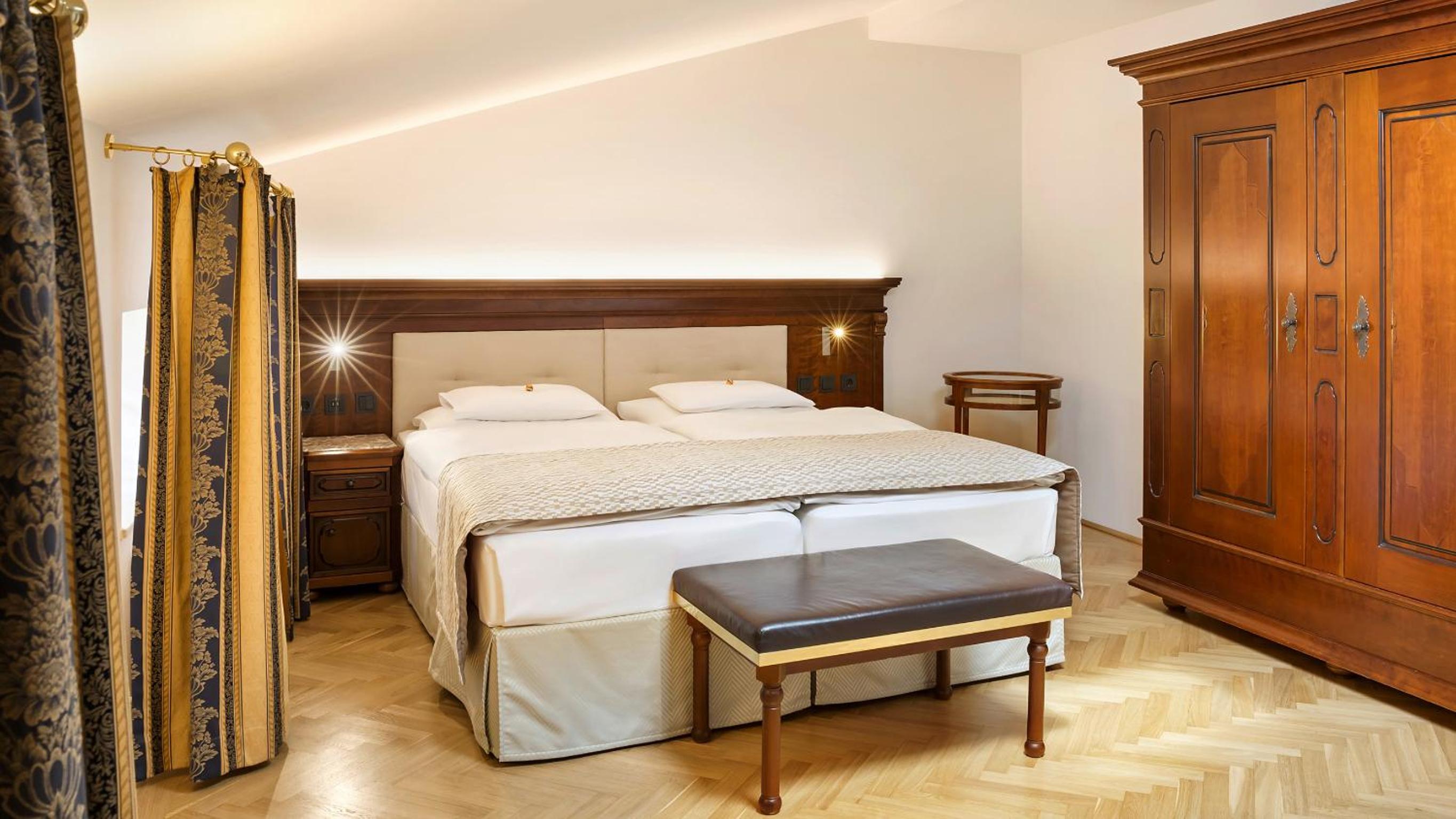 One-Bedroom Suite - Photo 15