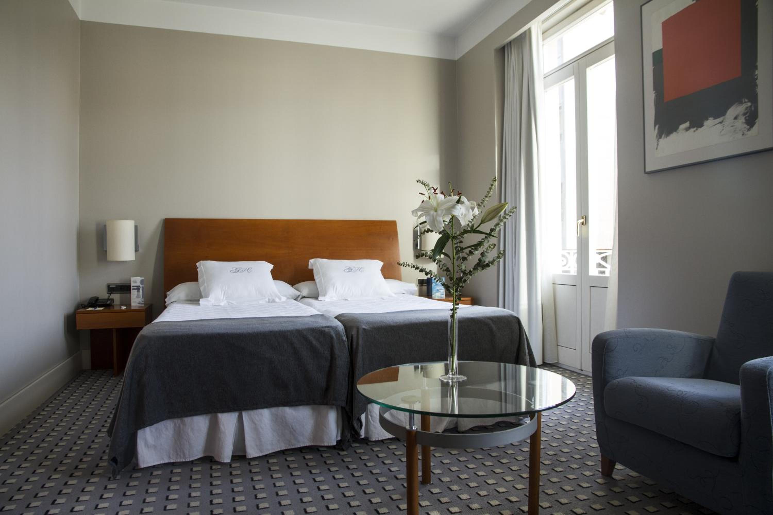 Double or Twin Room - Photo 9