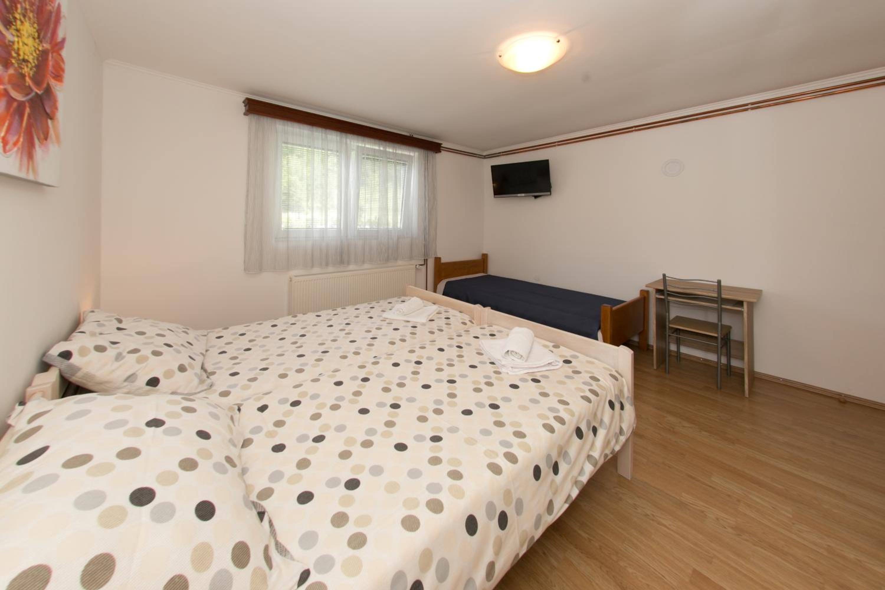 Triple Room - Photo 5