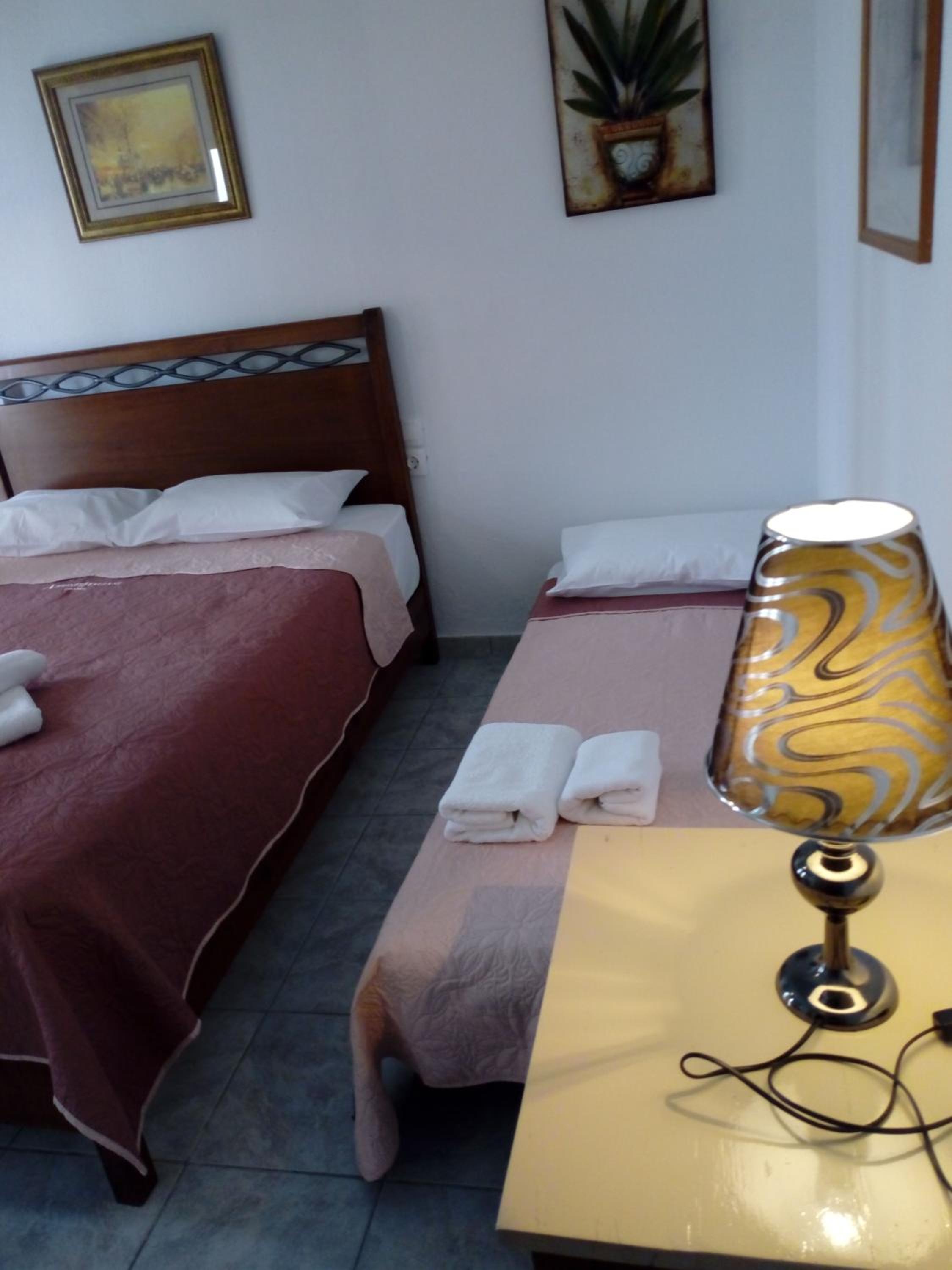 Double Room with Extra Bed - Photo 11