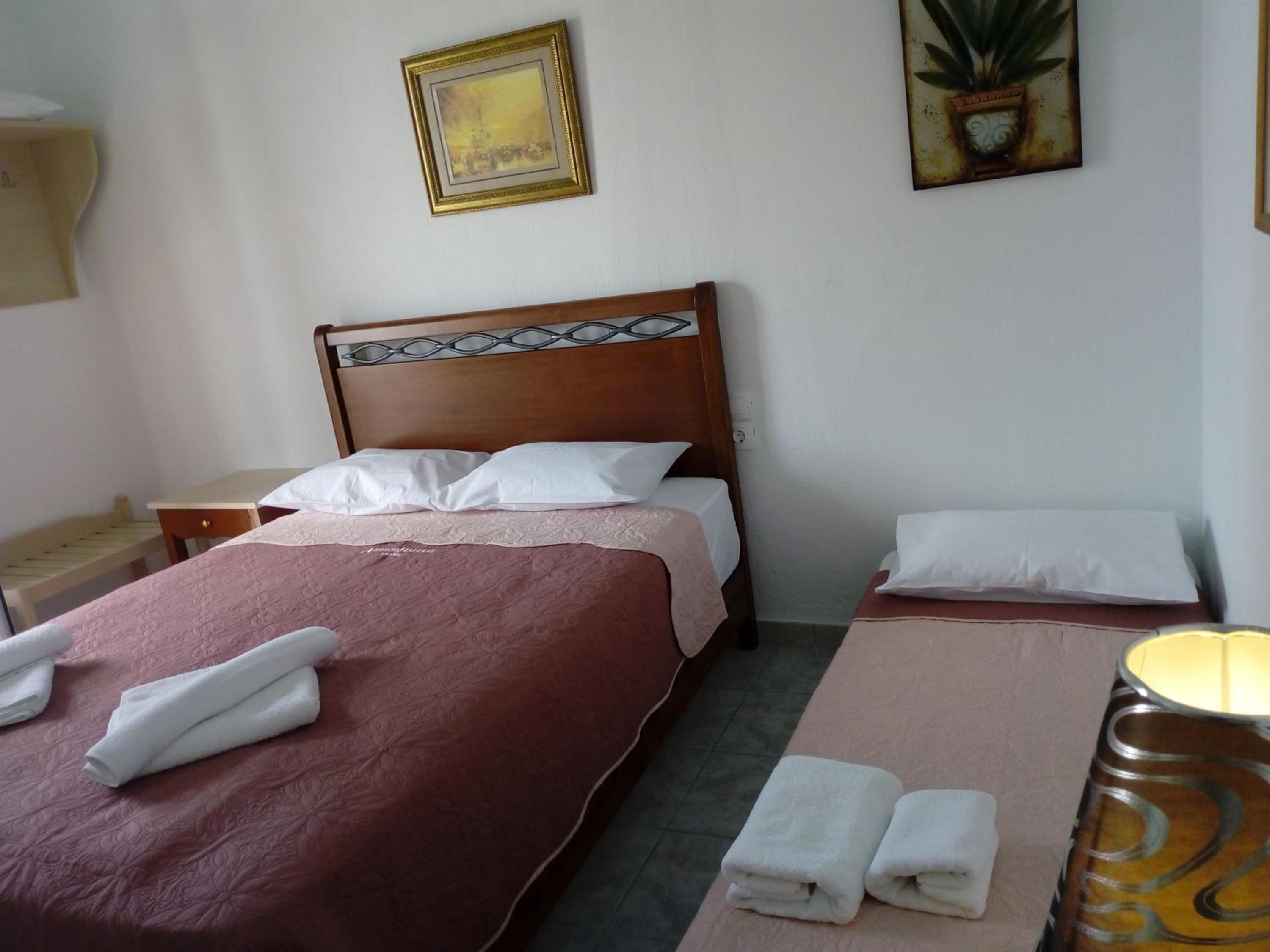 Double Room with Extra Bed - Photo 9