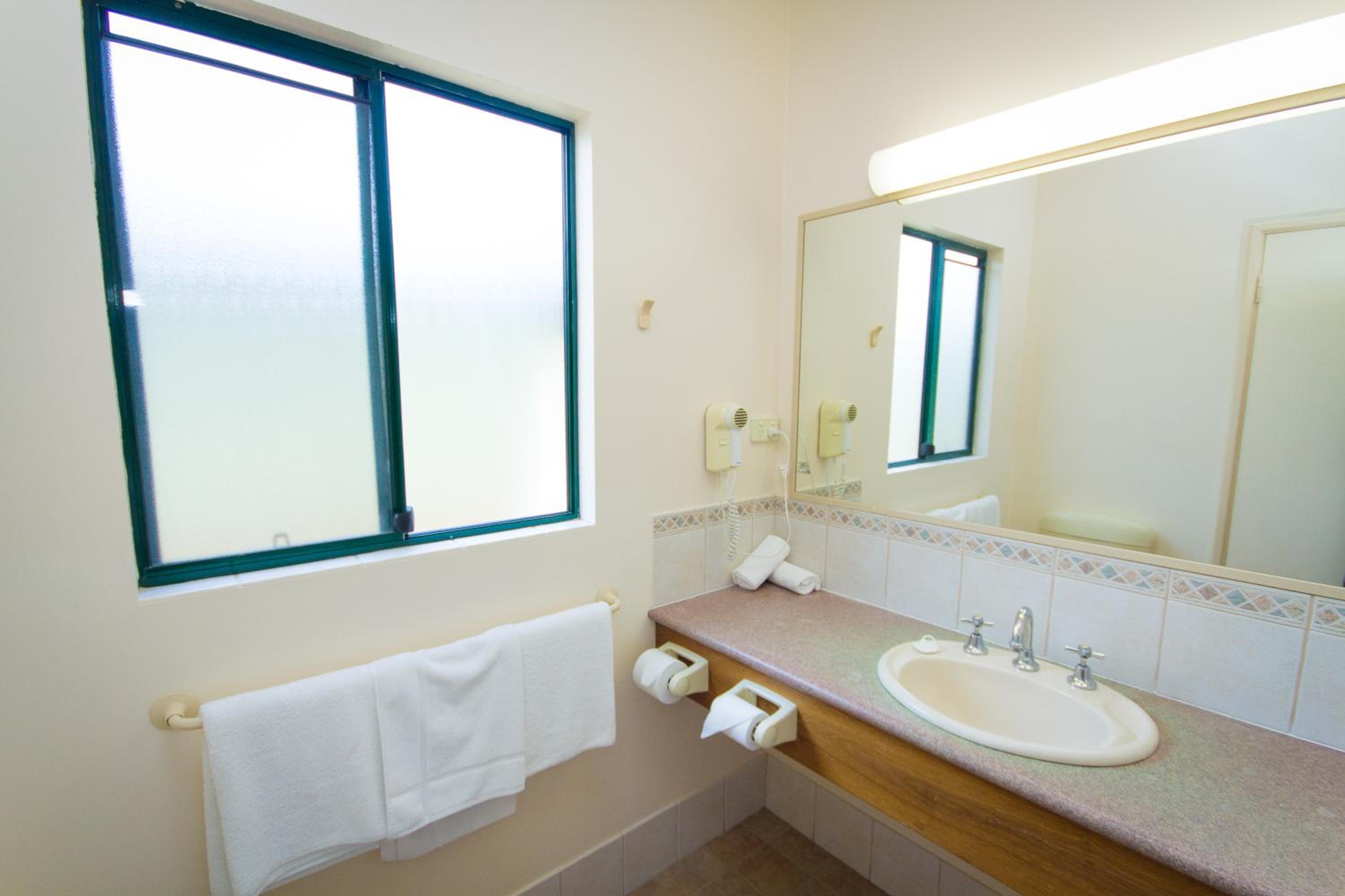 Deluxe Twin Room - Photo 2