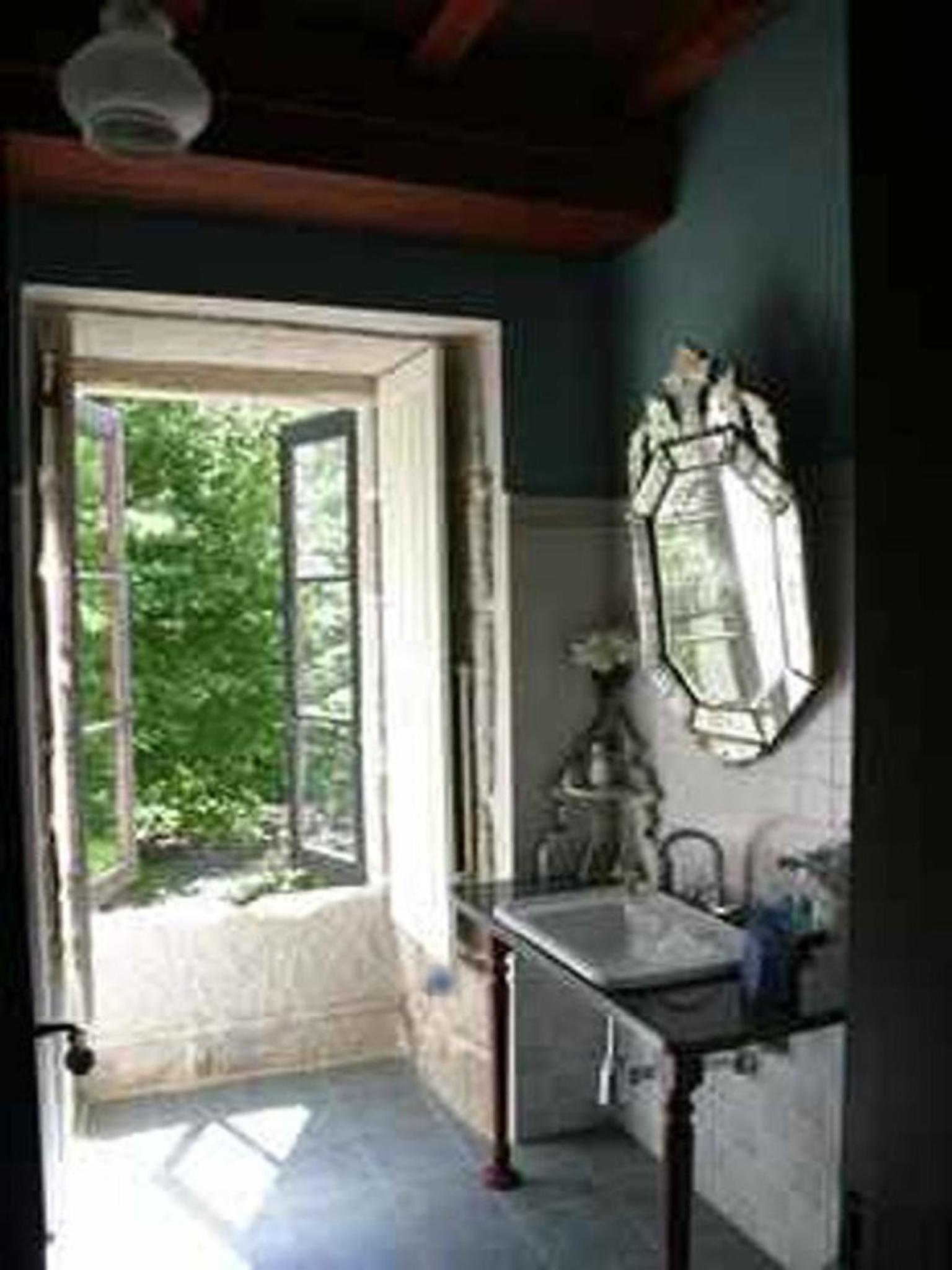 Suite - Photo 10