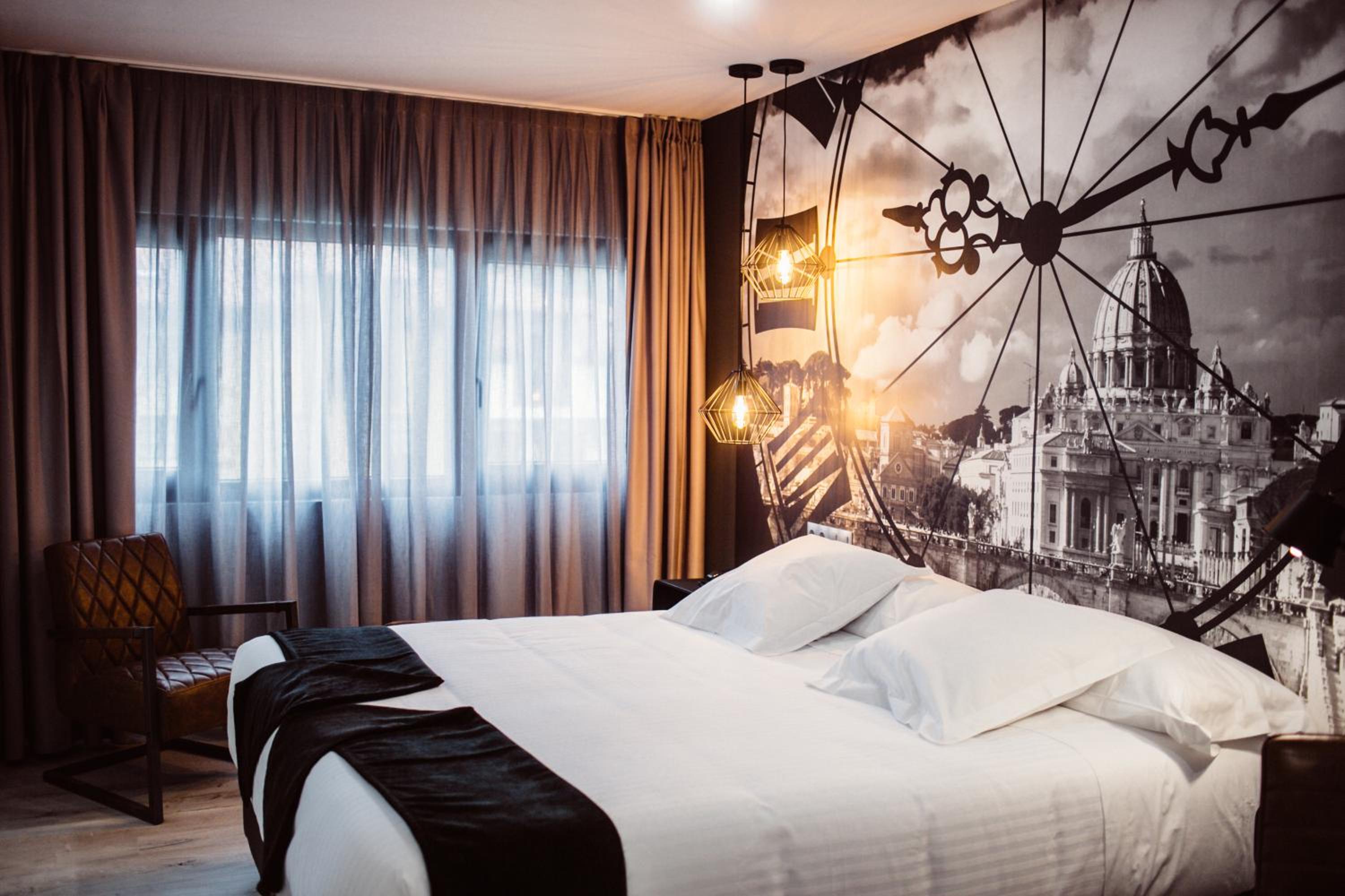Double Room with Spa Bath - Photo 8