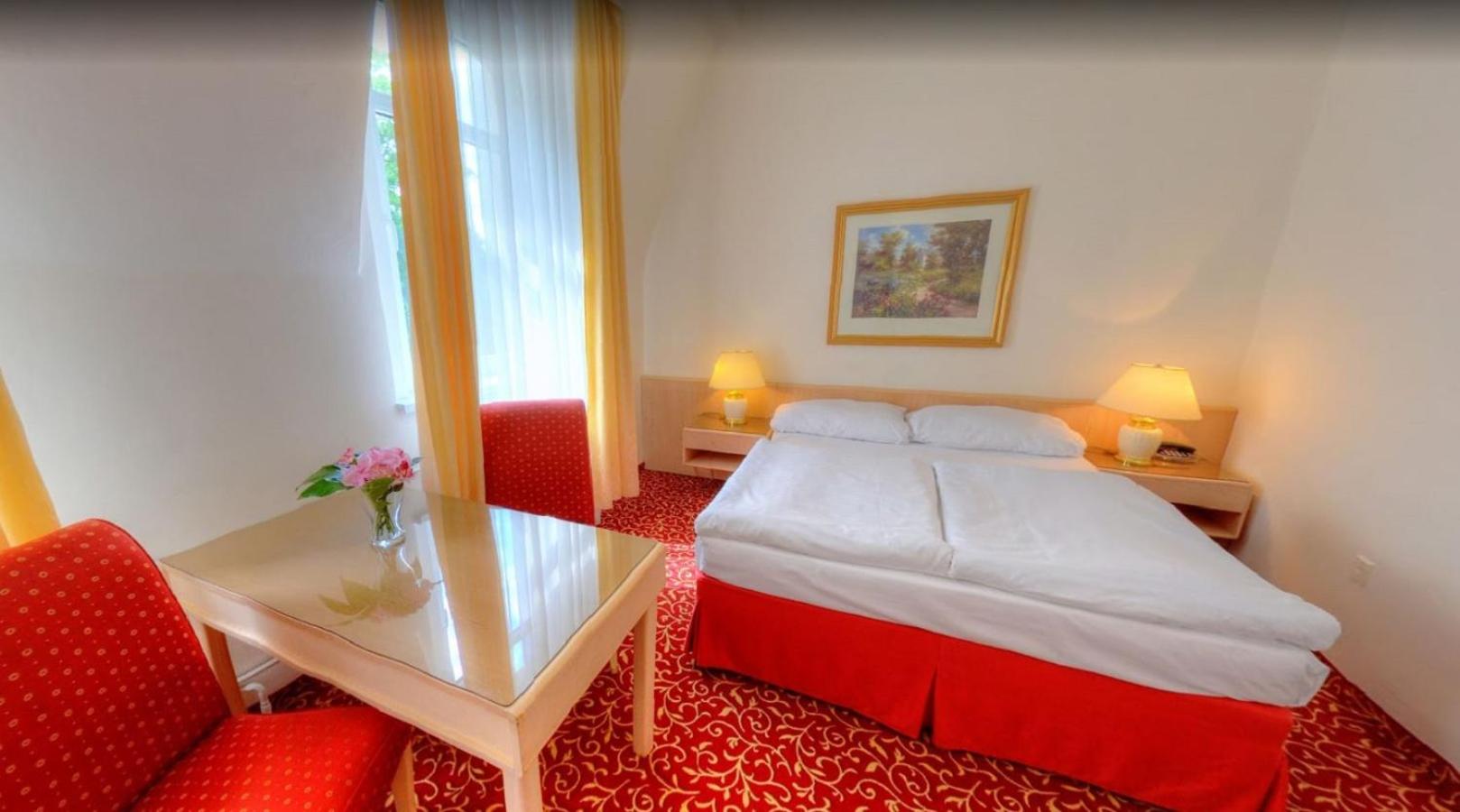 Standard Triple Room with Courtyard View photo 2