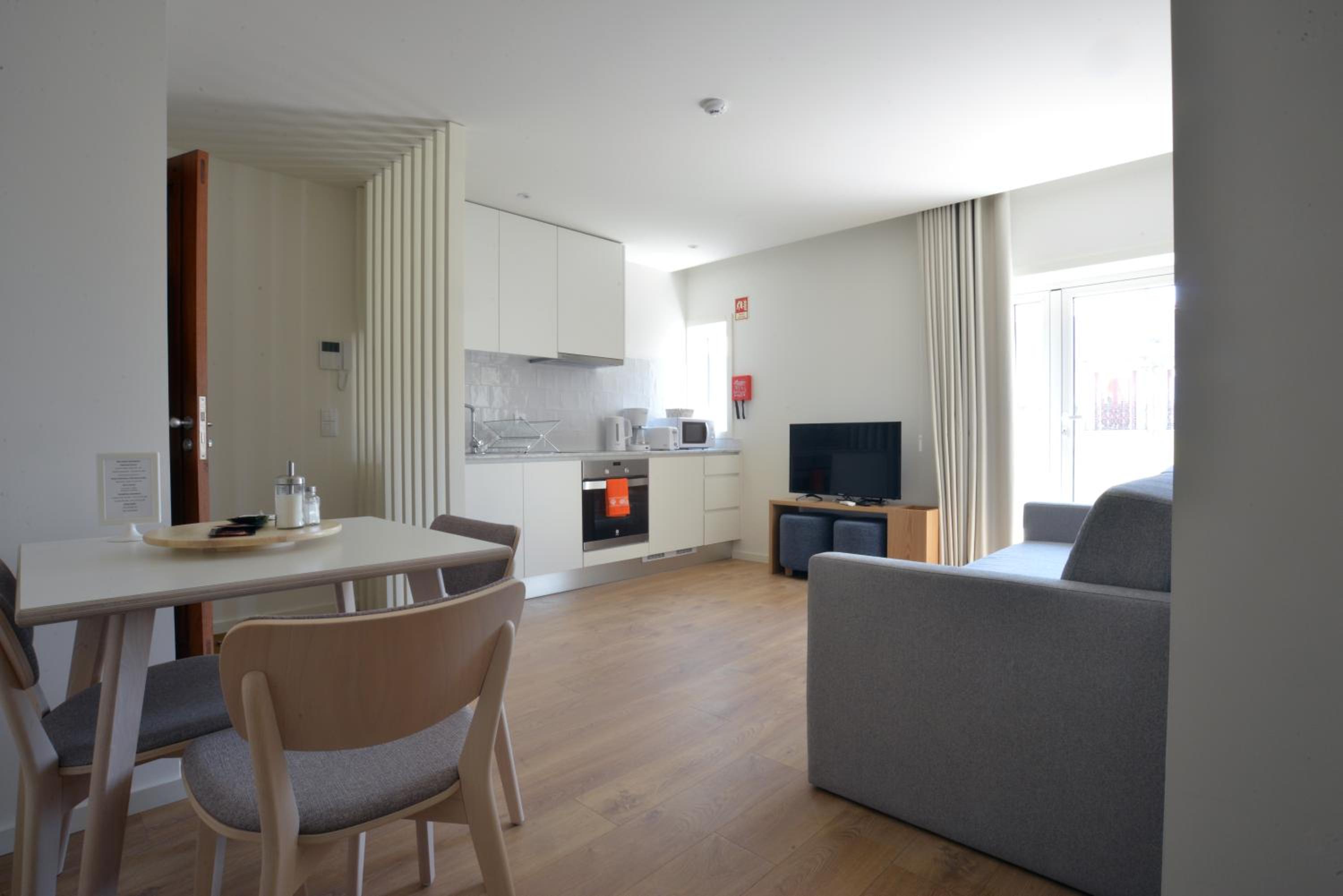 Apartment with Balcony photo 1