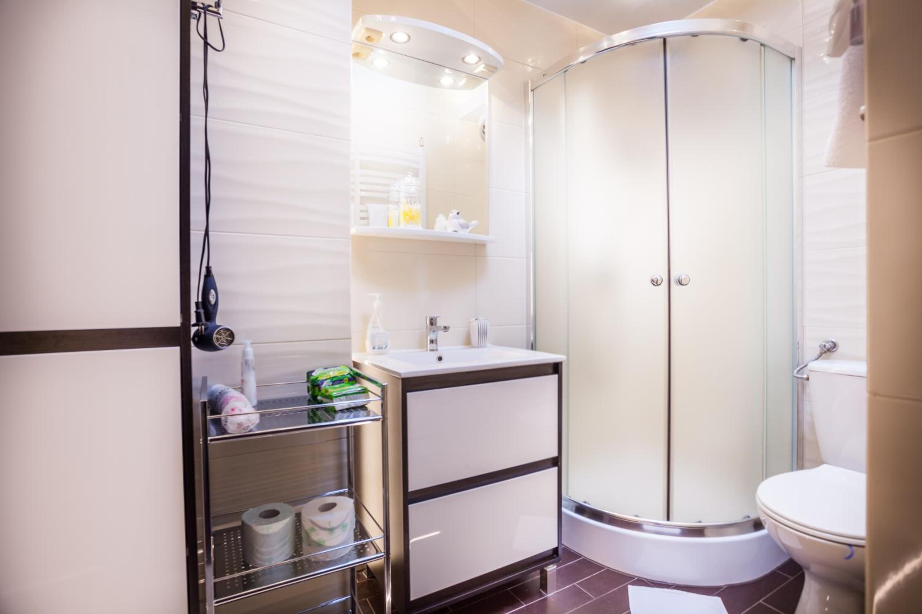 Triple Room with Private External Bathroom - Photo 4