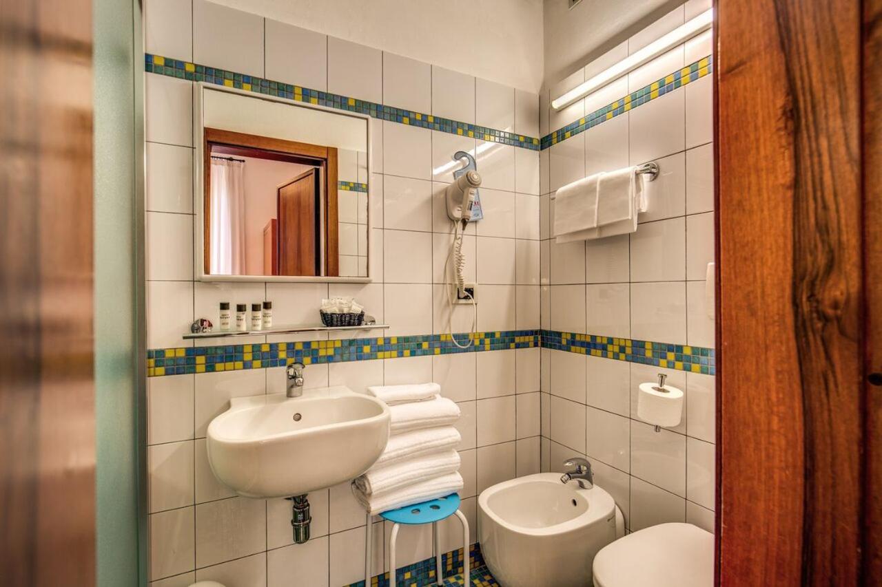 Triple Room - Photo 2