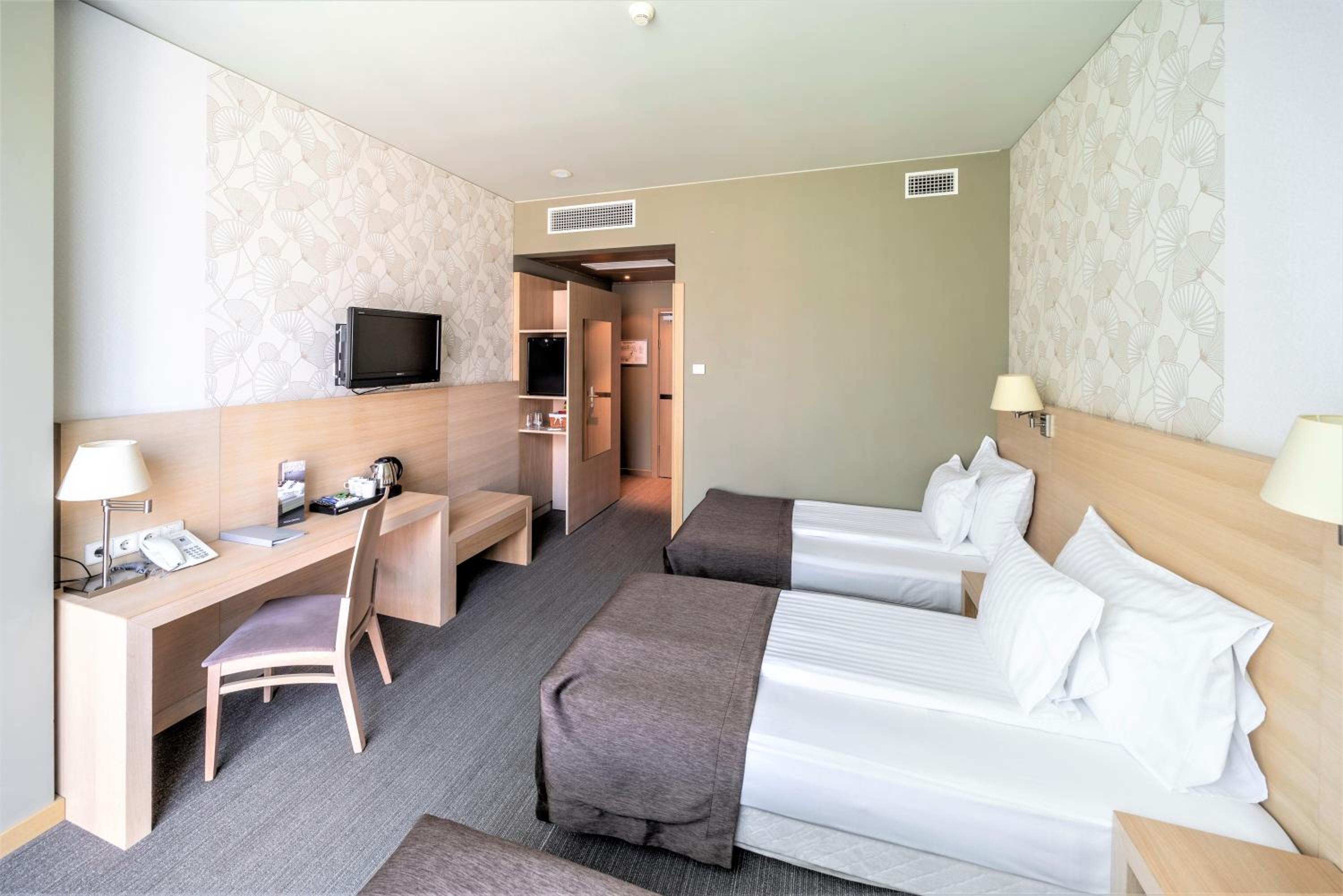 Standard Triple Room - Photo 3