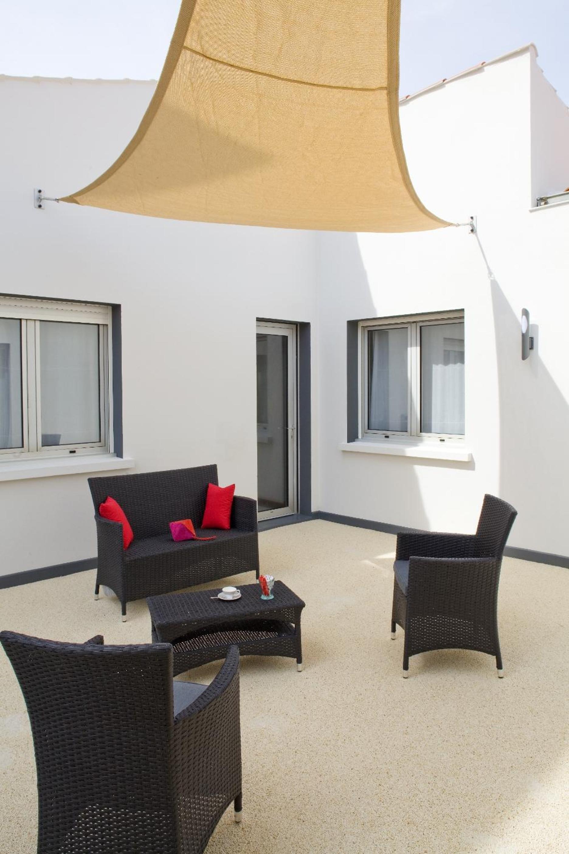 Standard Double Room - Villa or Patio Side - Photo 4