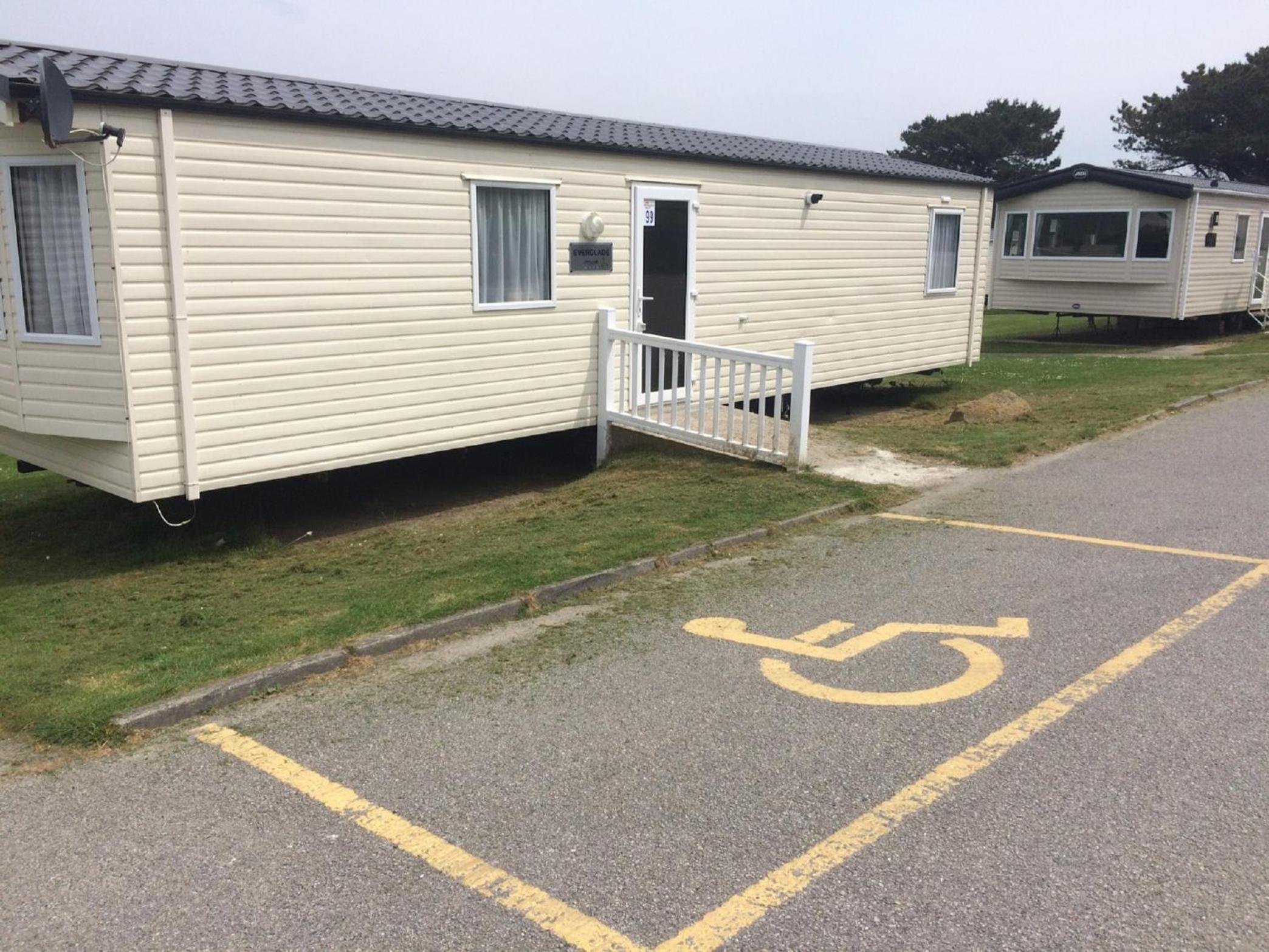 Comfort Caravan 2 (Accessible) photo 2
