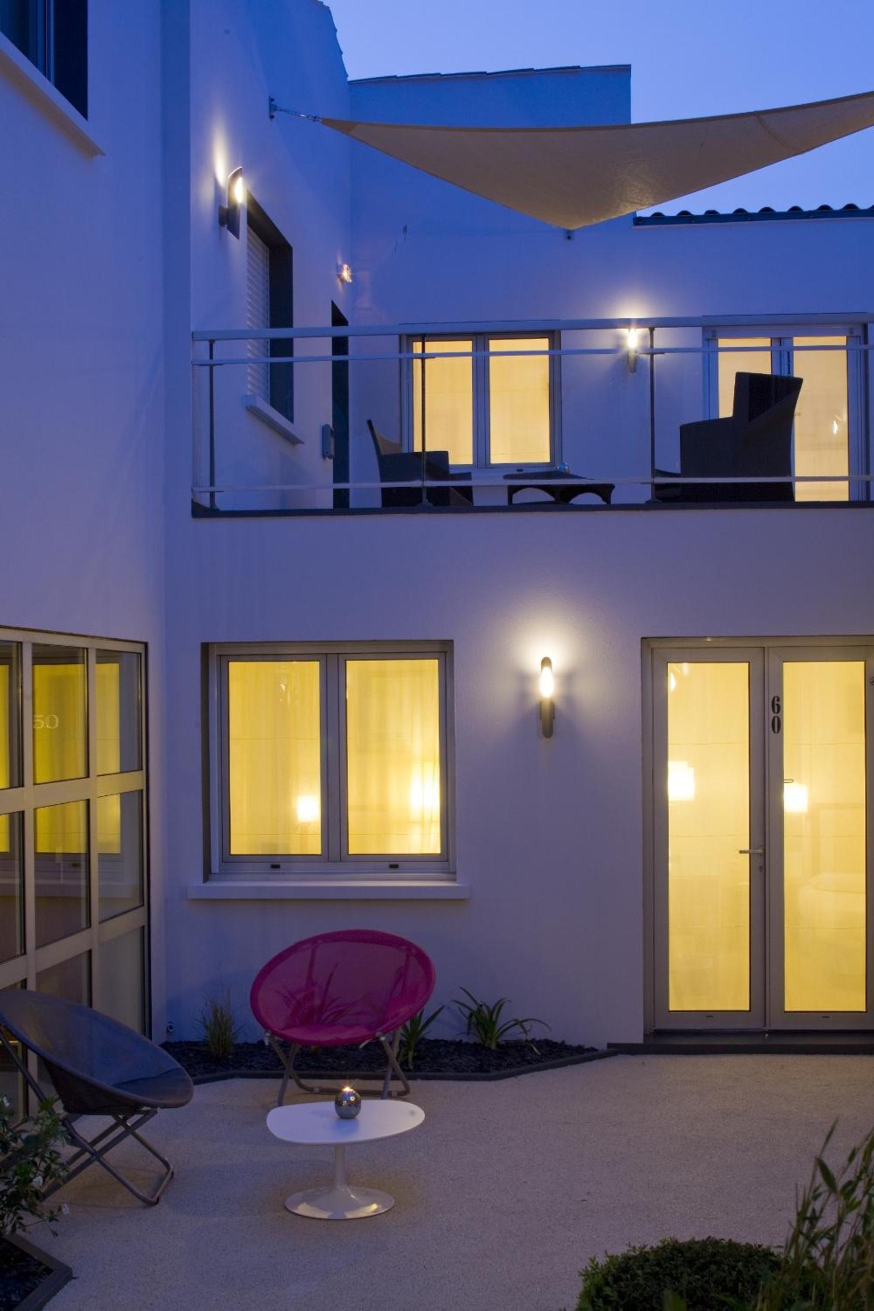 Standard Double Room - Villa or Patio Side - Photo 3