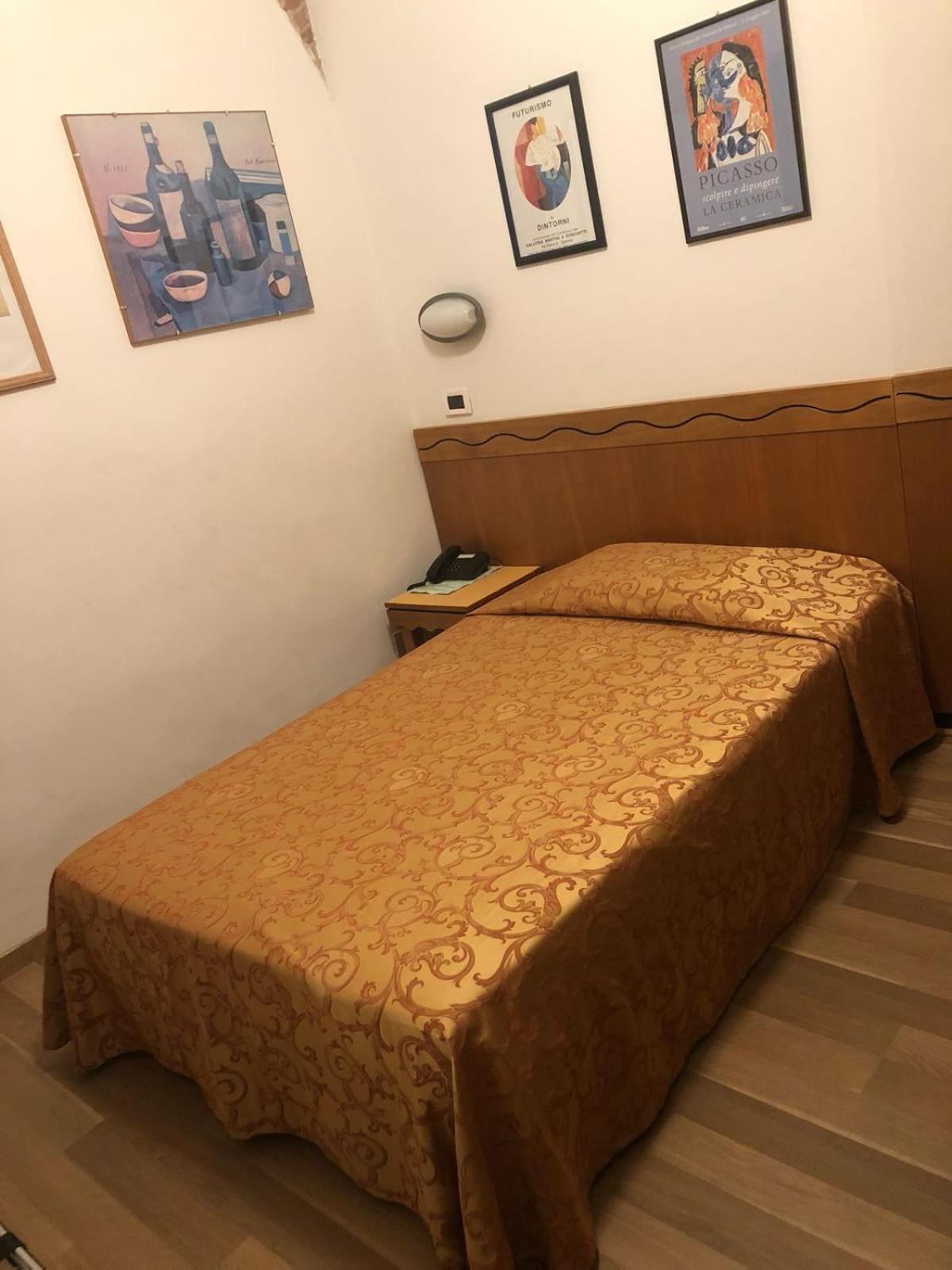 Single Room - Photo 1