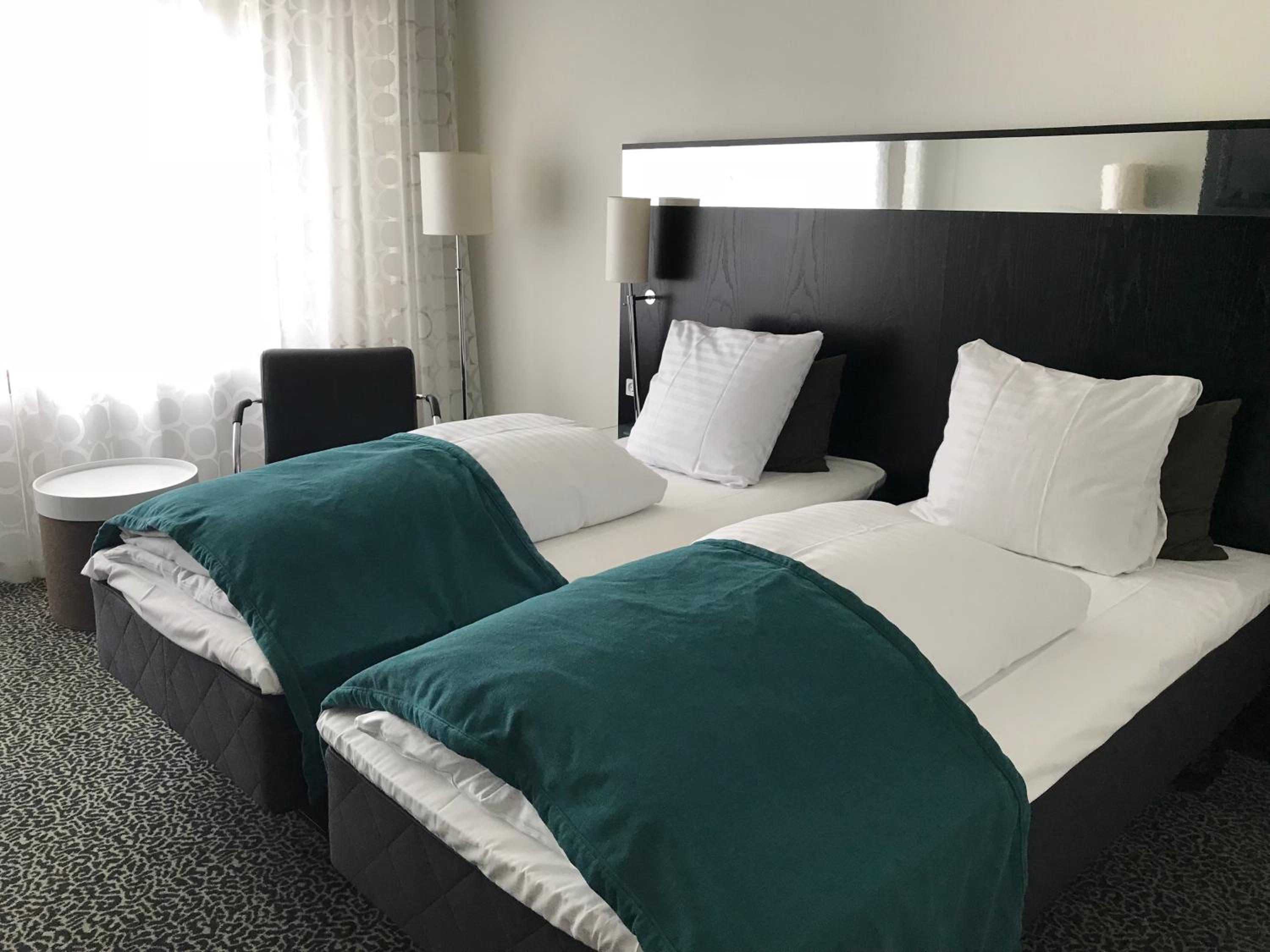 Standard Twin Room - Photo 1