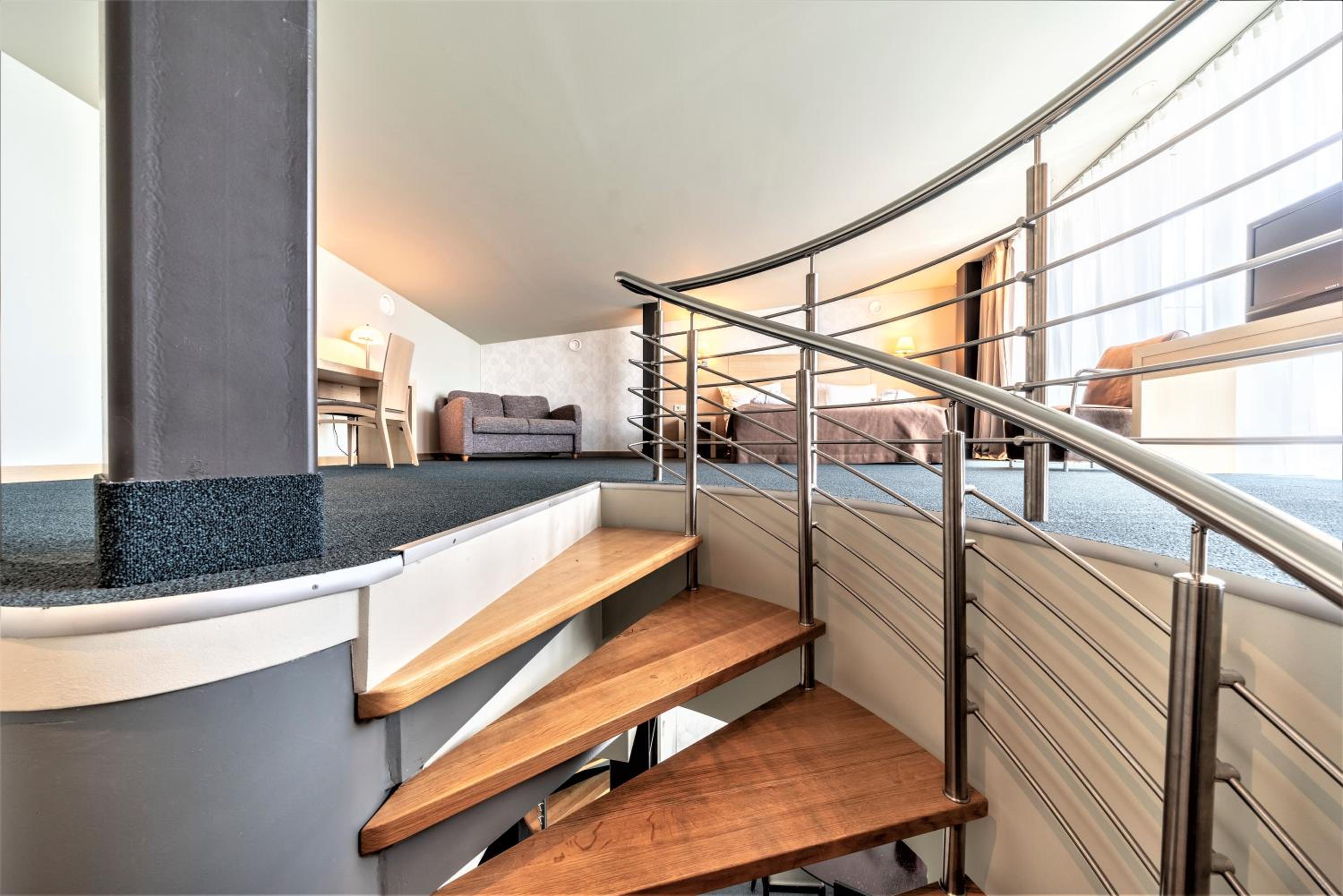 Suite - Photo 3