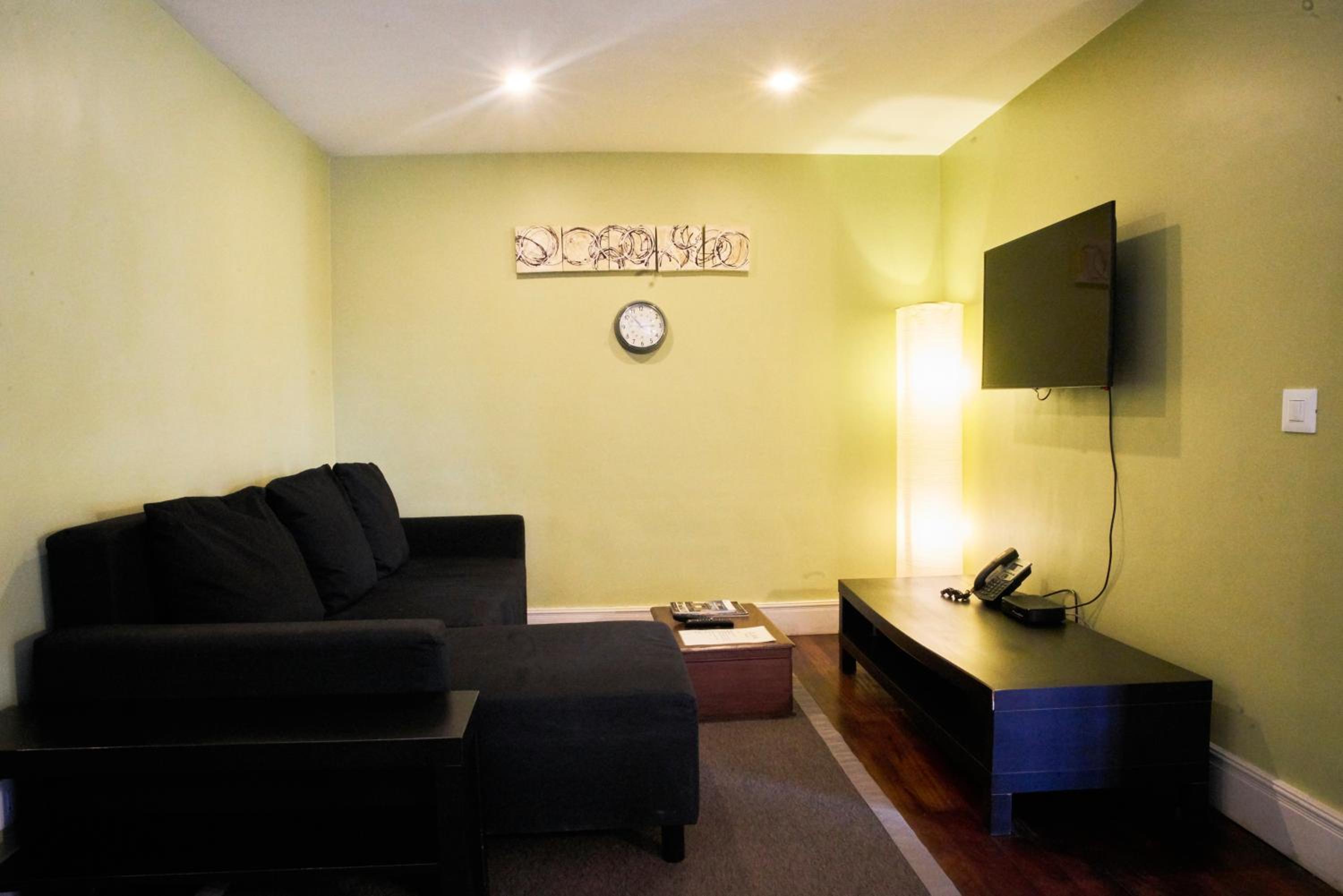 Luxury Two-Bedroom Apartment photo 2