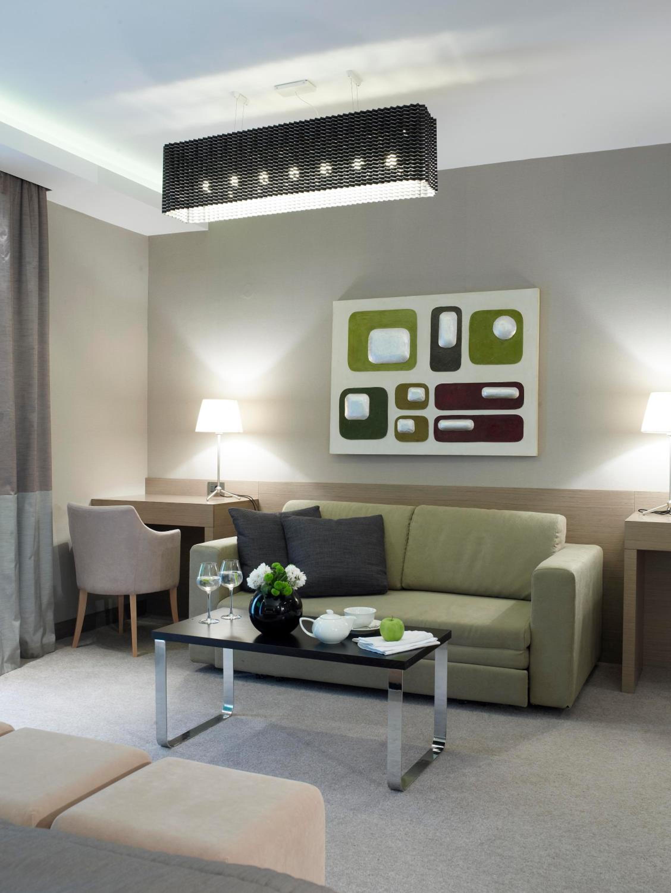 Family Room (2 Adults + 2 Children) - Photo 2