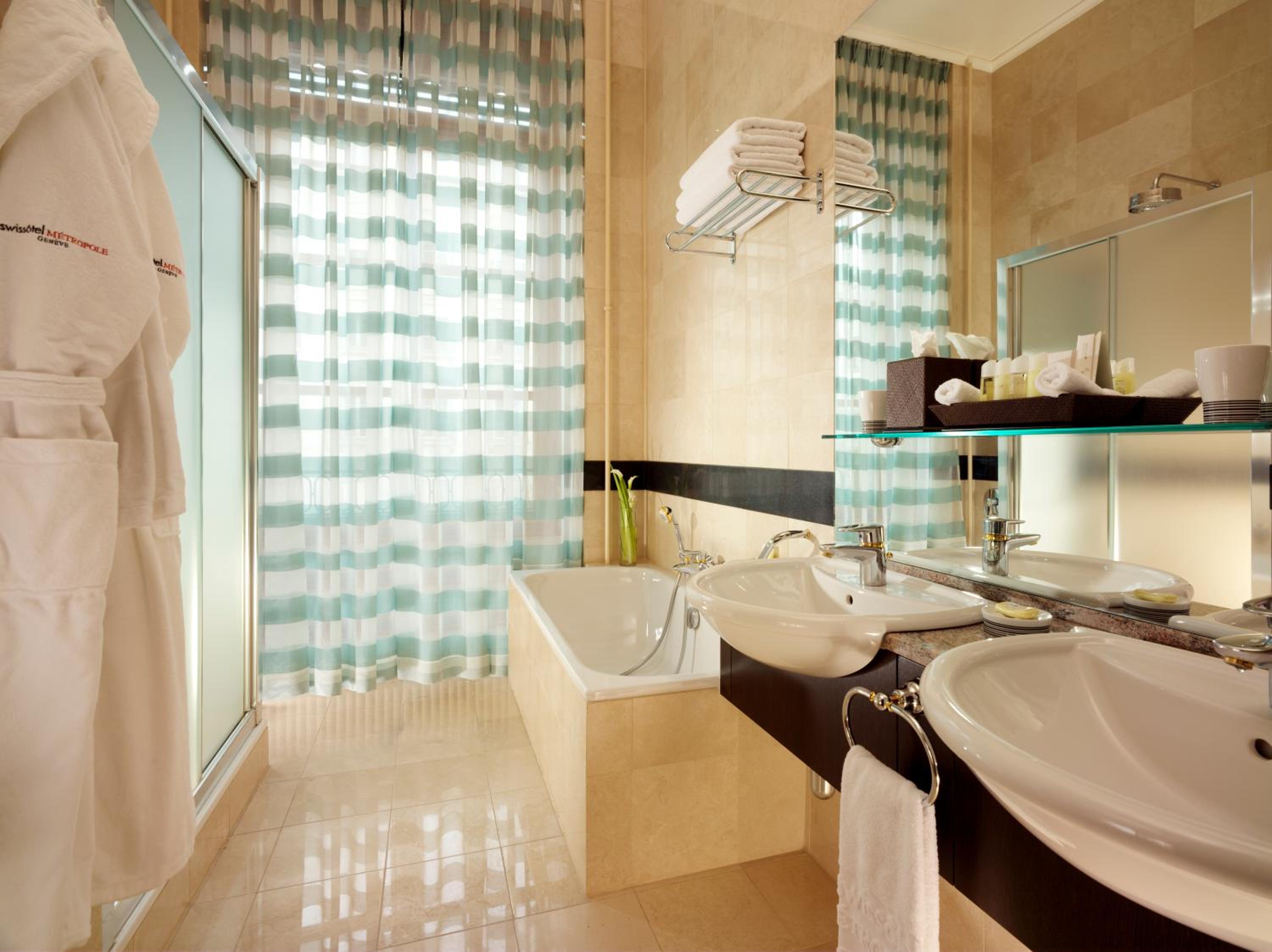 Deluxe Suite photo 2