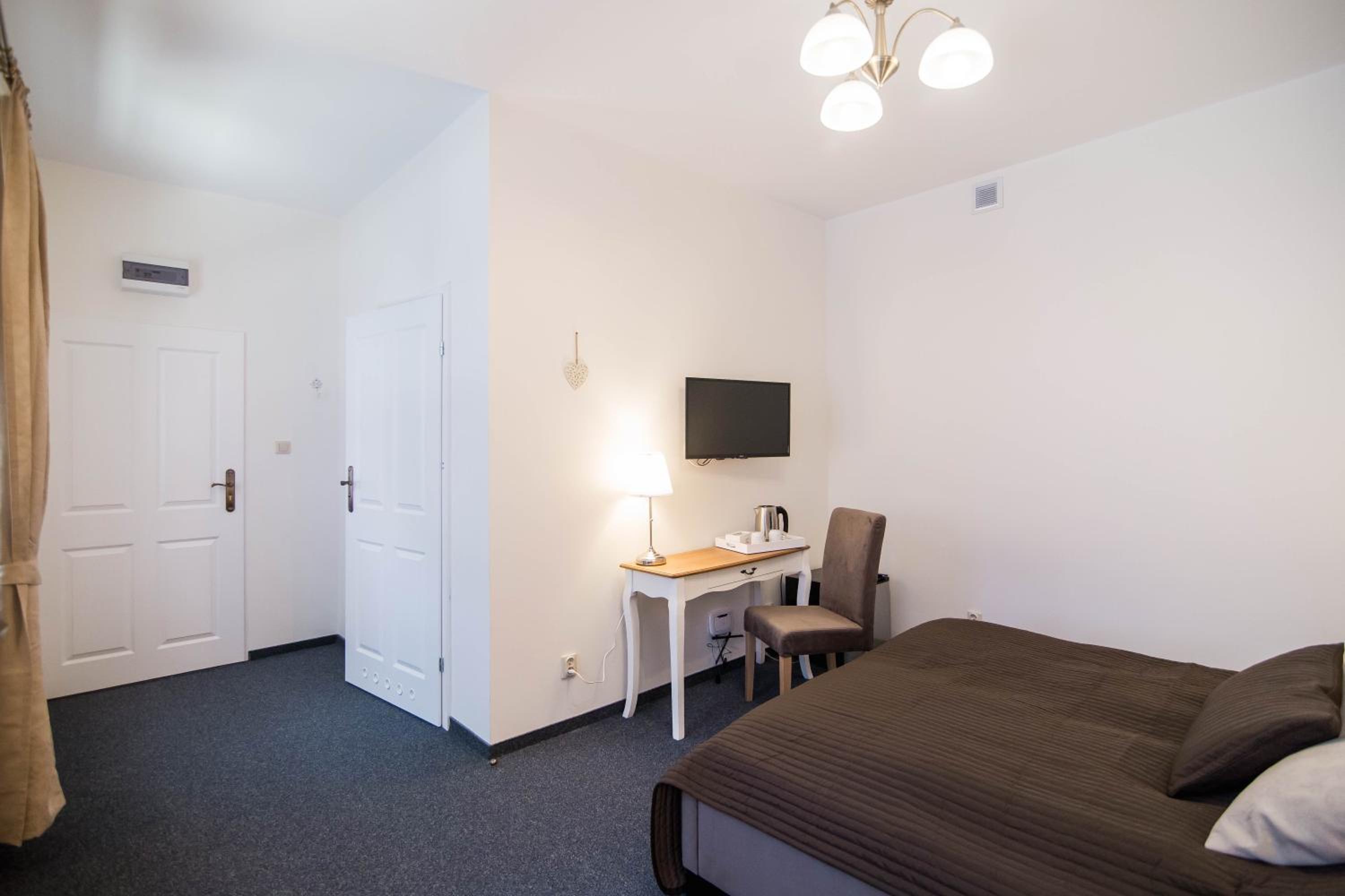 Double Room with Private Bathroom photo 1