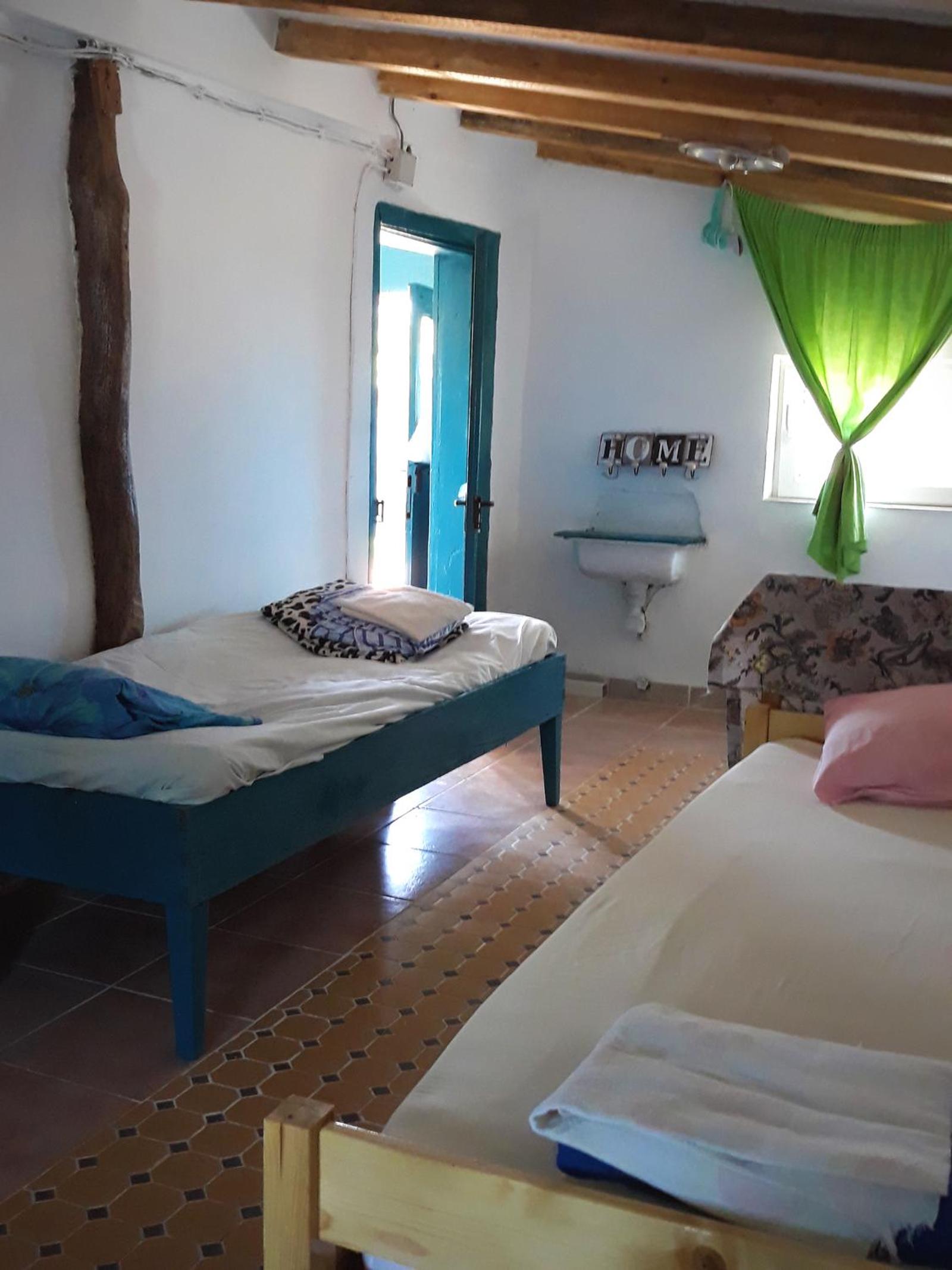 Single Bed In Dormitory Room photo 2