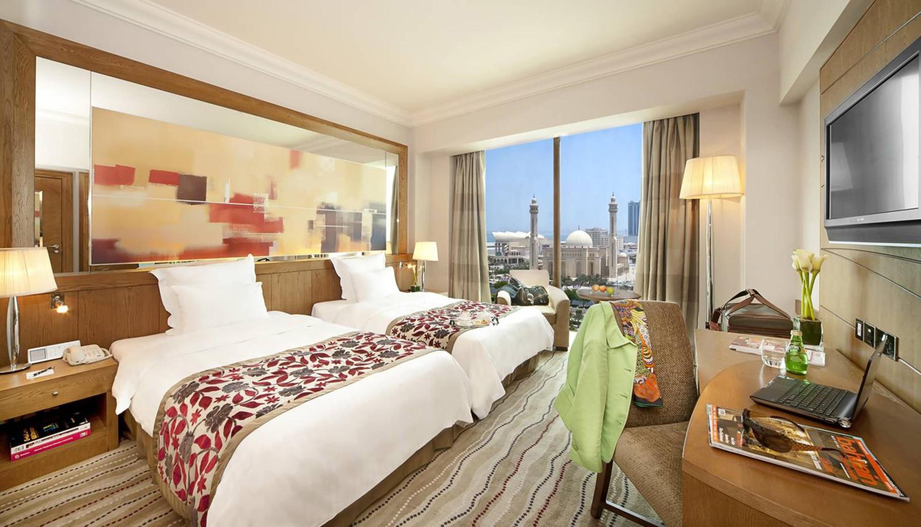 Luxury King Room - Photo 5