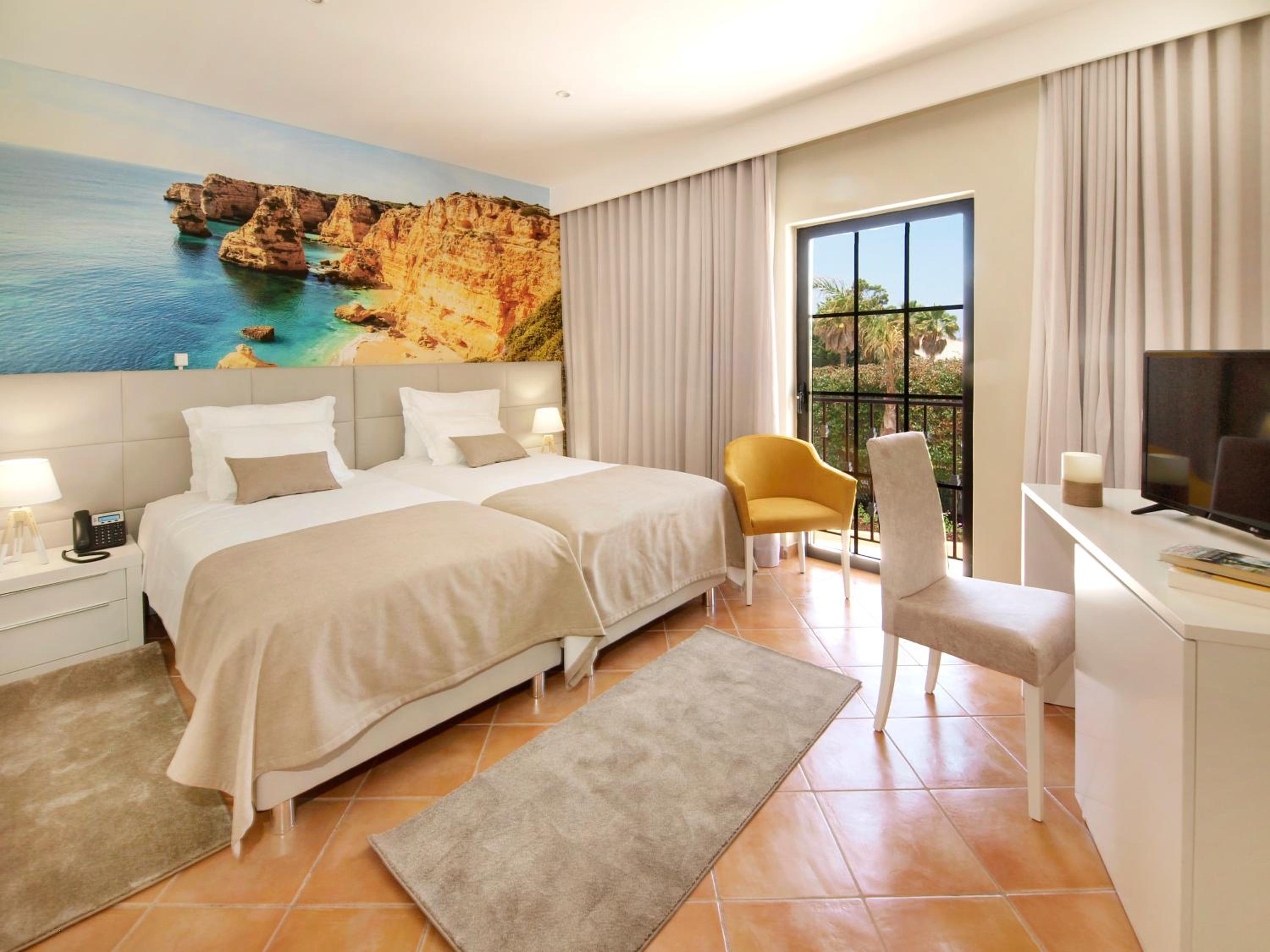 Standard Double or Twin Room - Photo 1