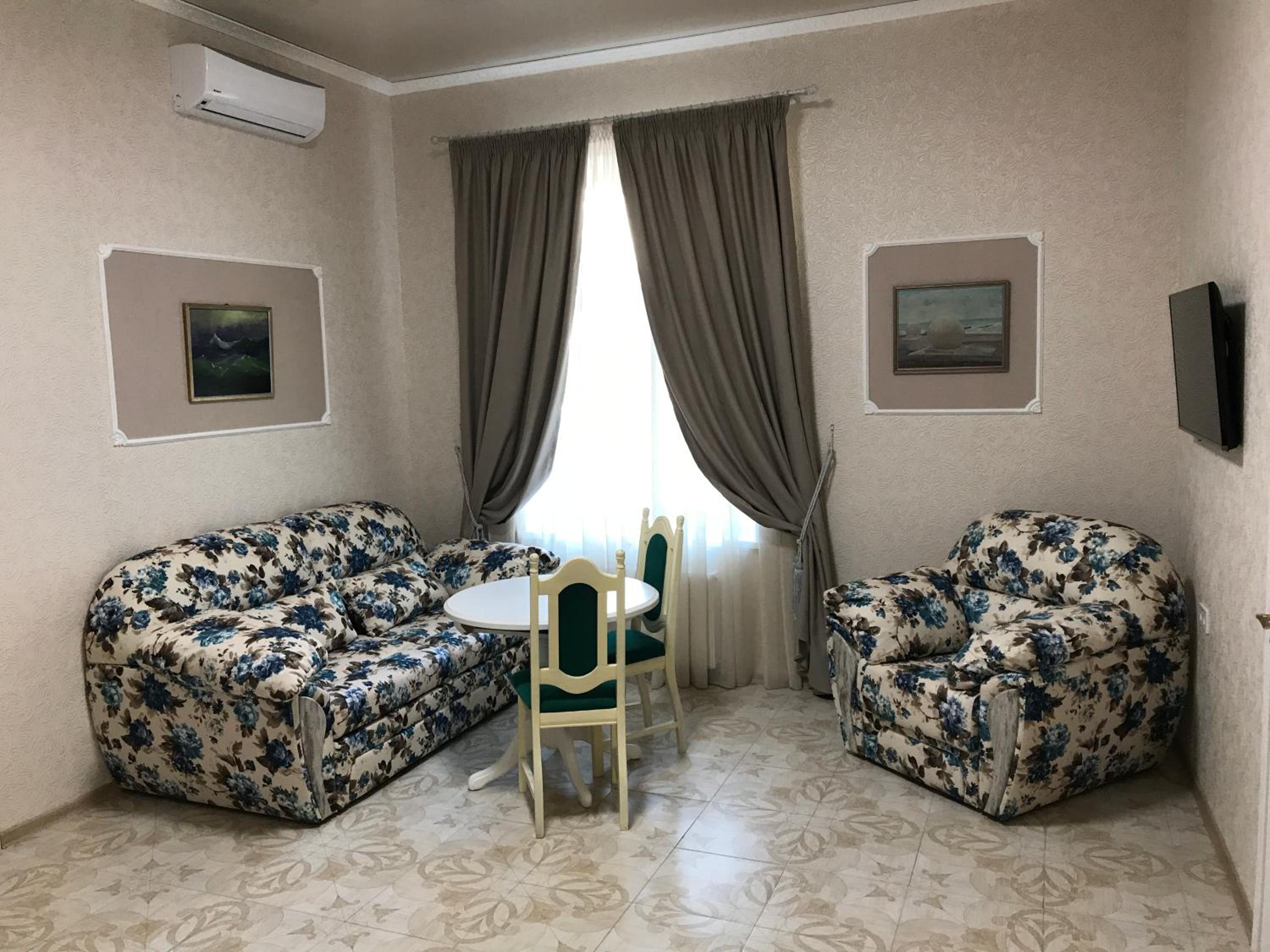 Suite photo 1