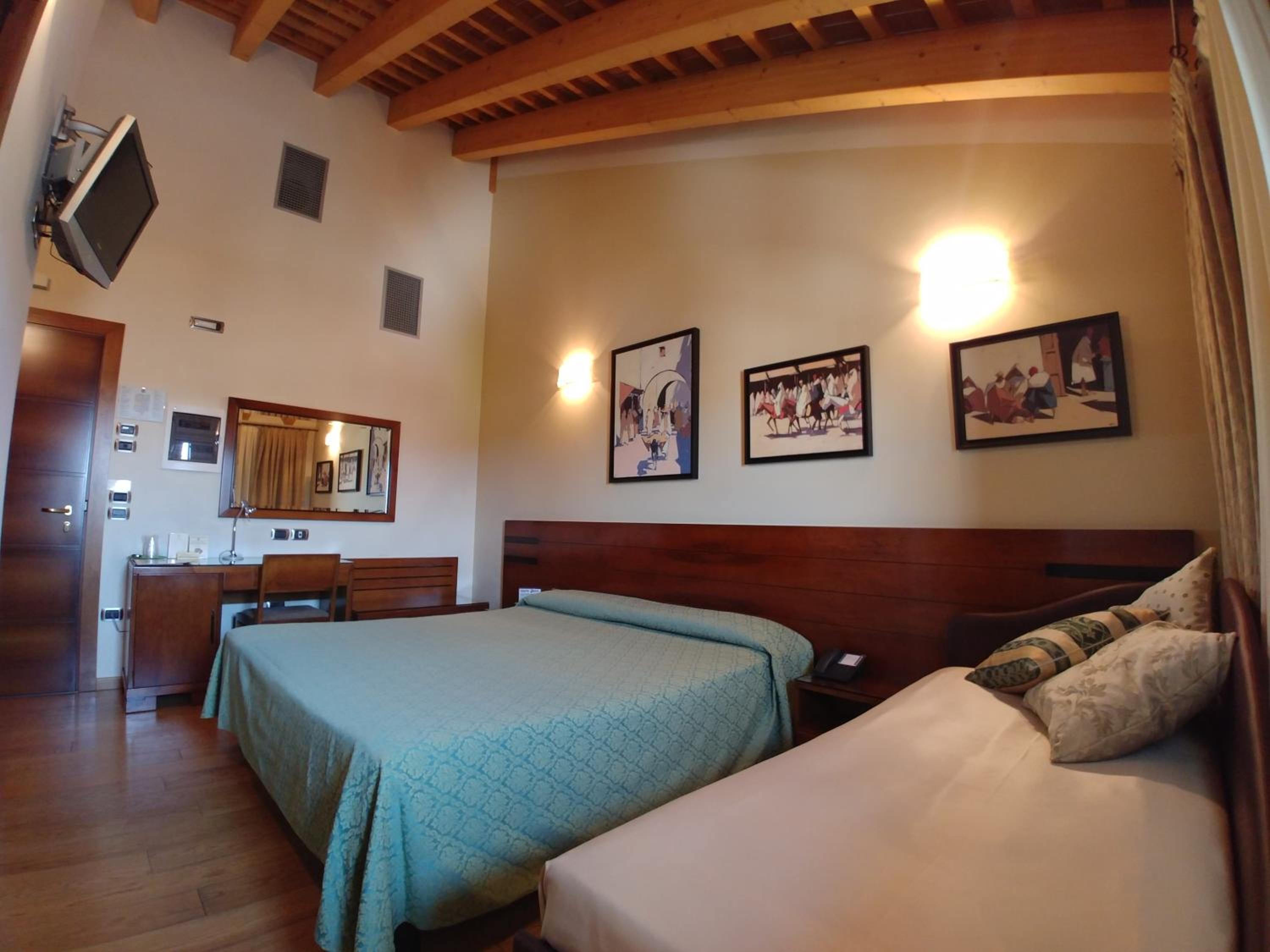 Triple Room - Photo 2